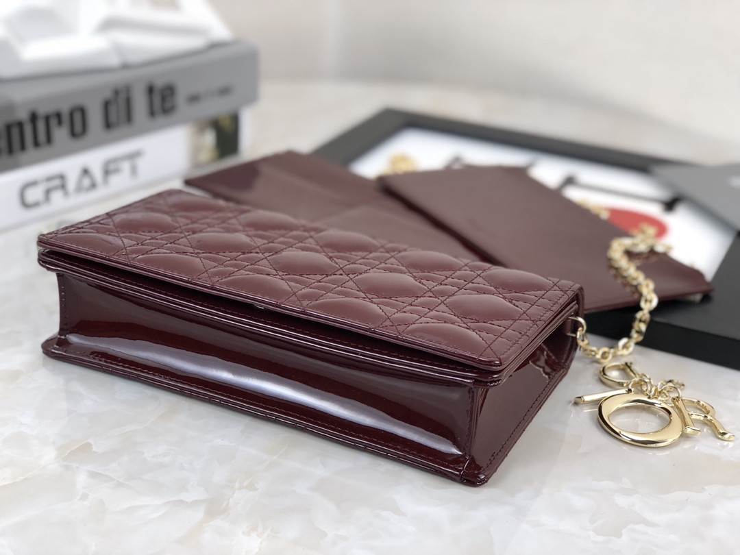 lady D*or pouch red patent cannage calfskin 8.5 x 4.5 x 1 inches