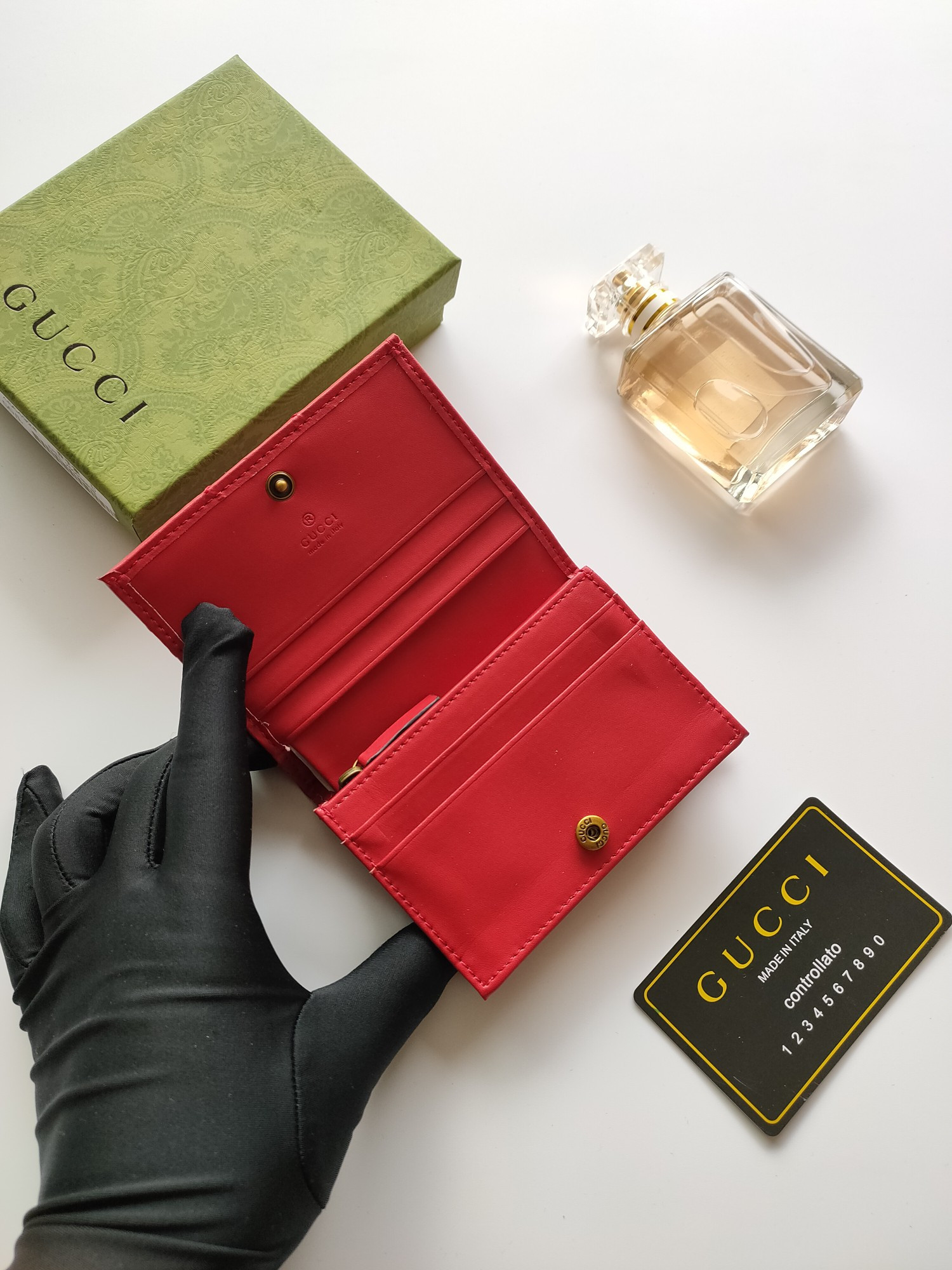 G*u*i gg  card case wallet