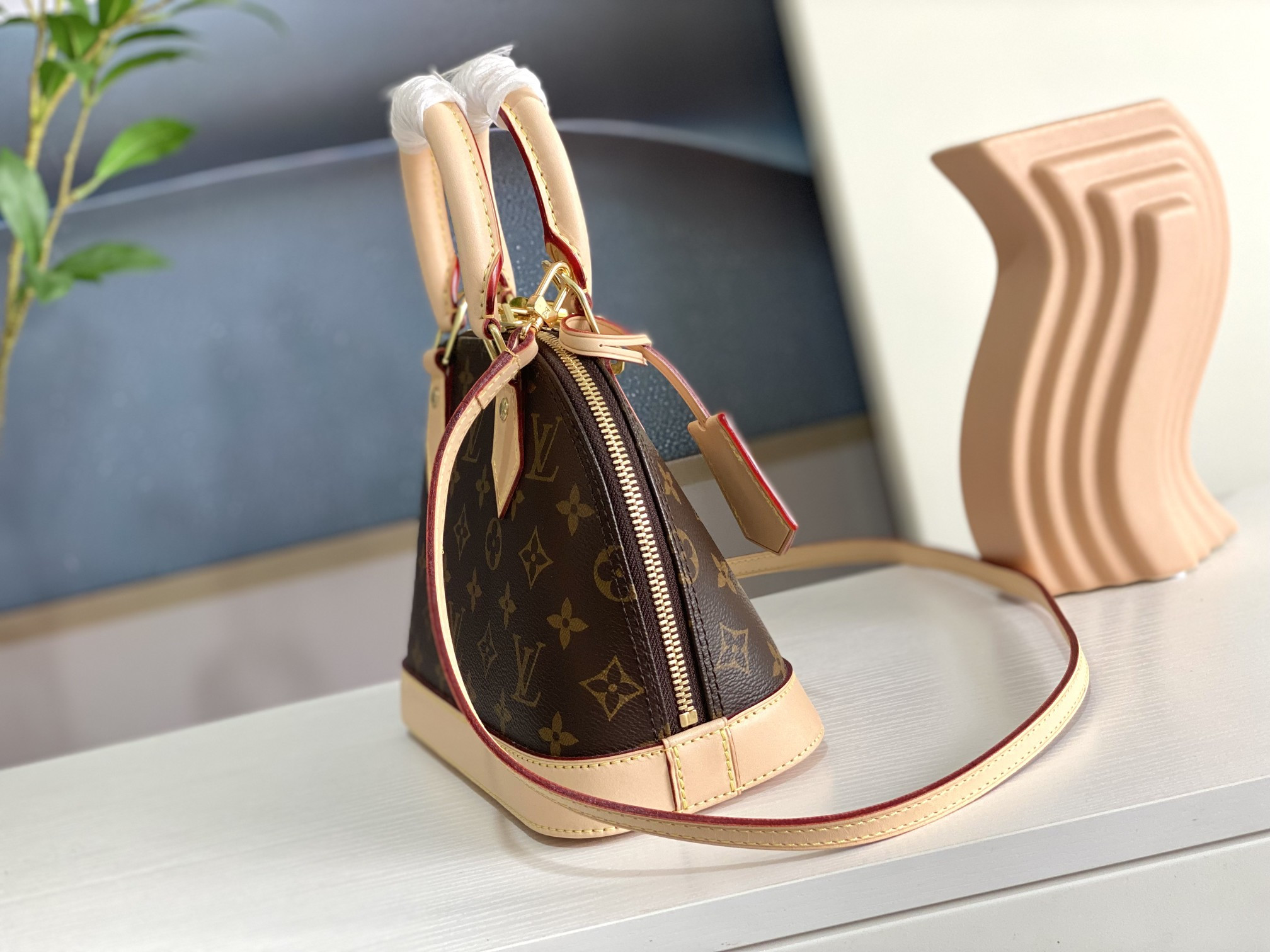 LV M53152 Alma BB 9.3 x 6.9 x 4.5 inches