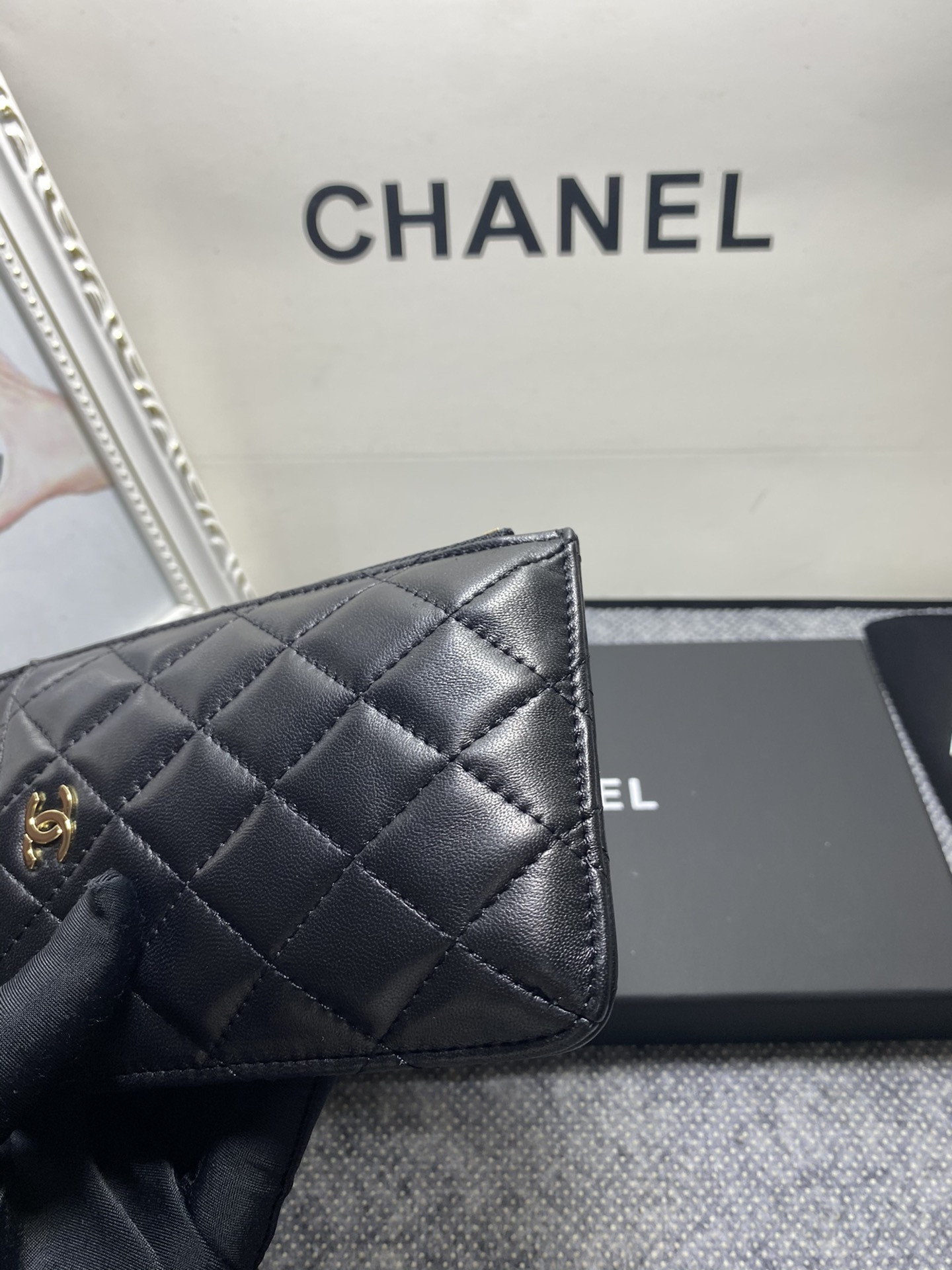 Ch*el long zipped wallet 19-11cm