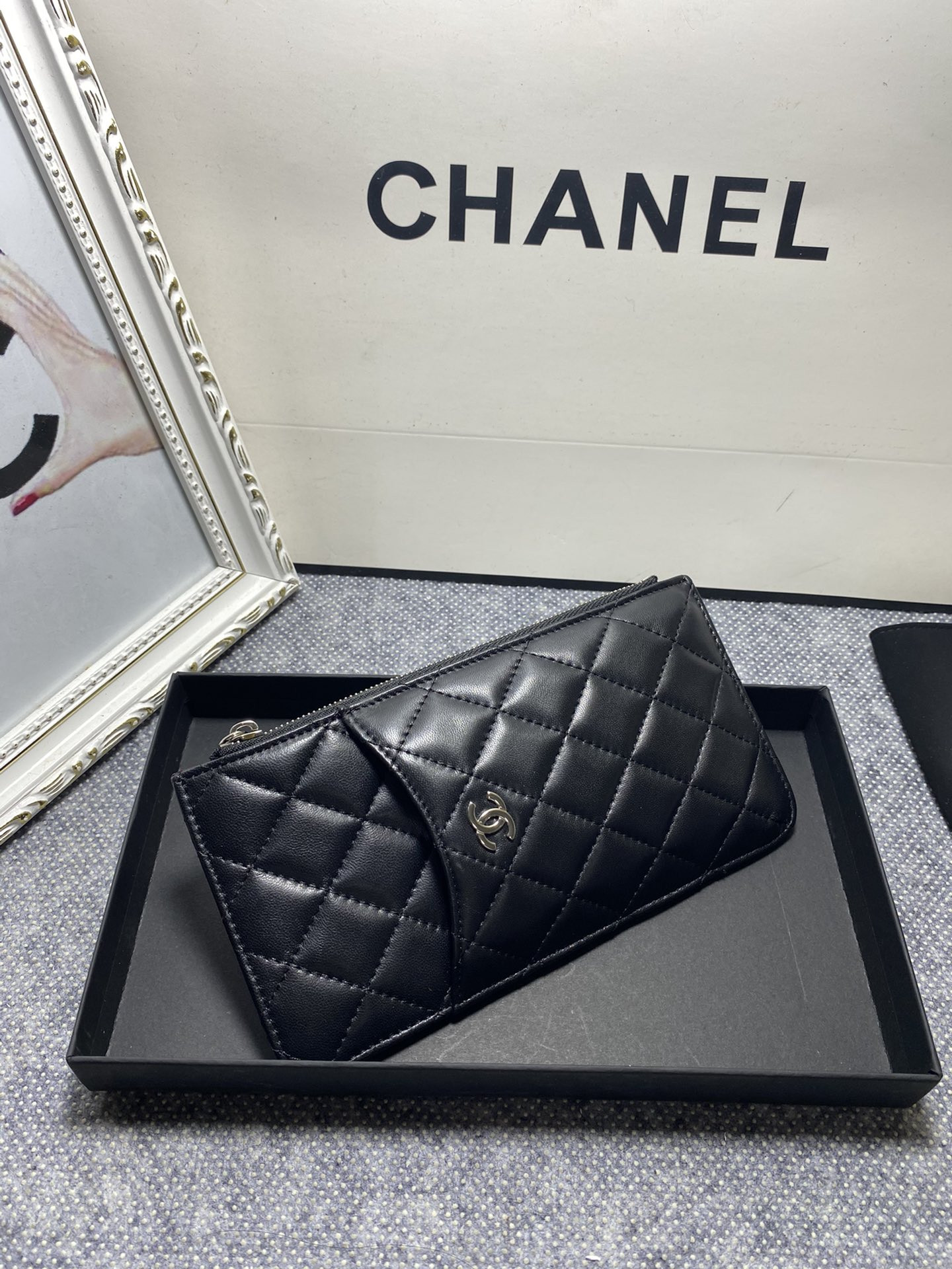 Ch*el long zipped wallet 19-11cm