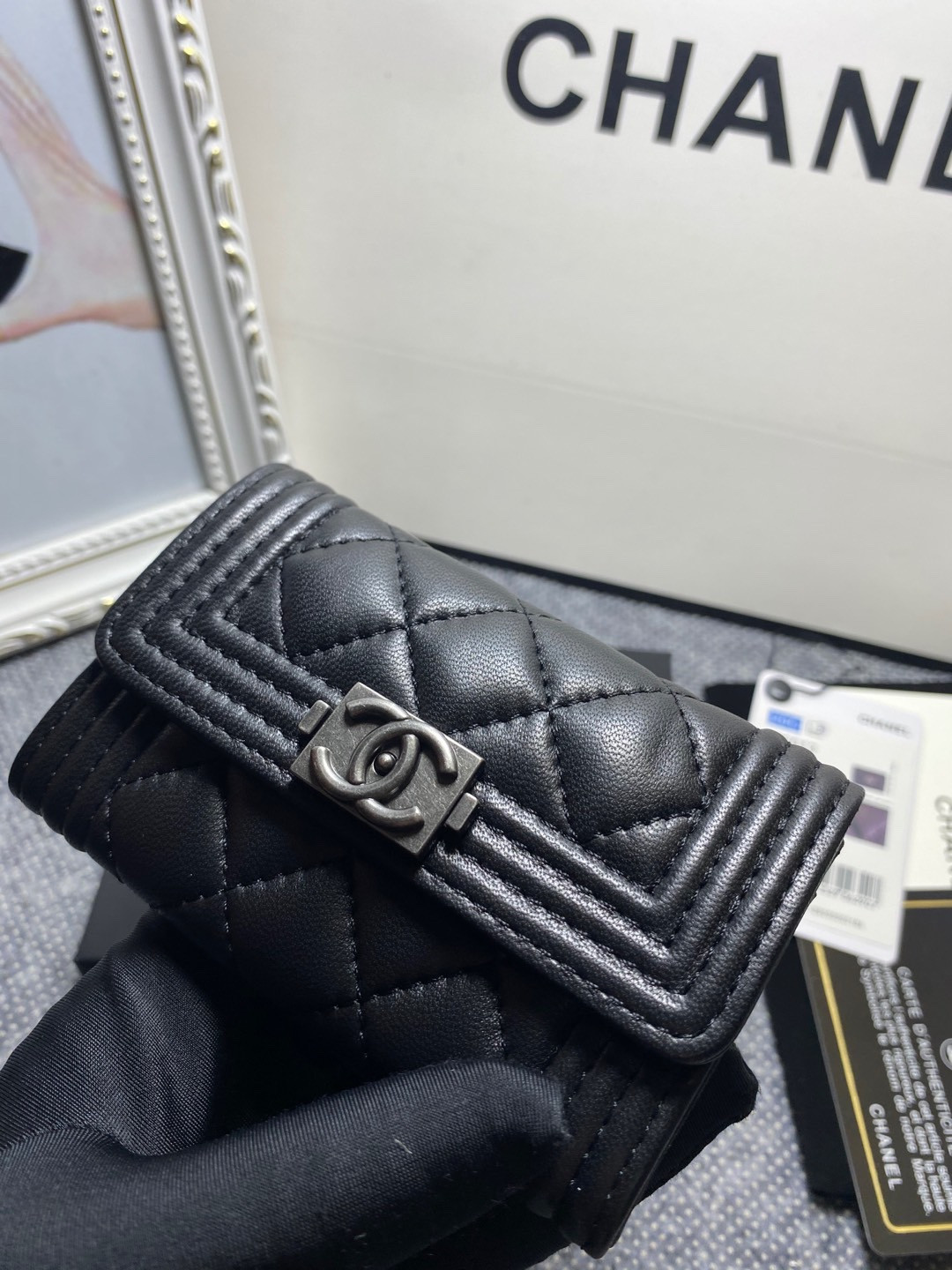 Ch*el flap wallet 12-7cm