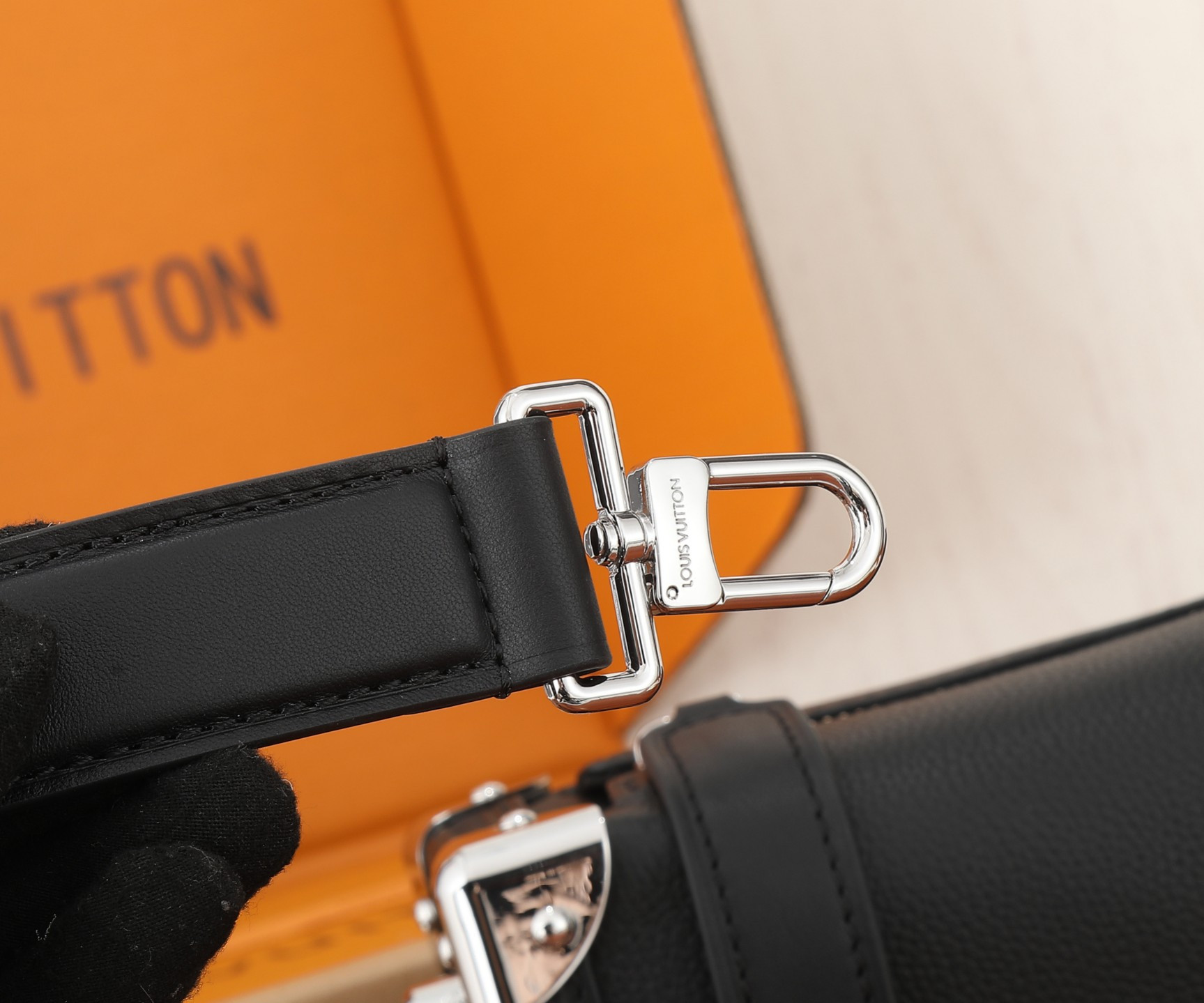LV Side Trunk MM M25160  8.3 x 5.5 x 2.4 inches
