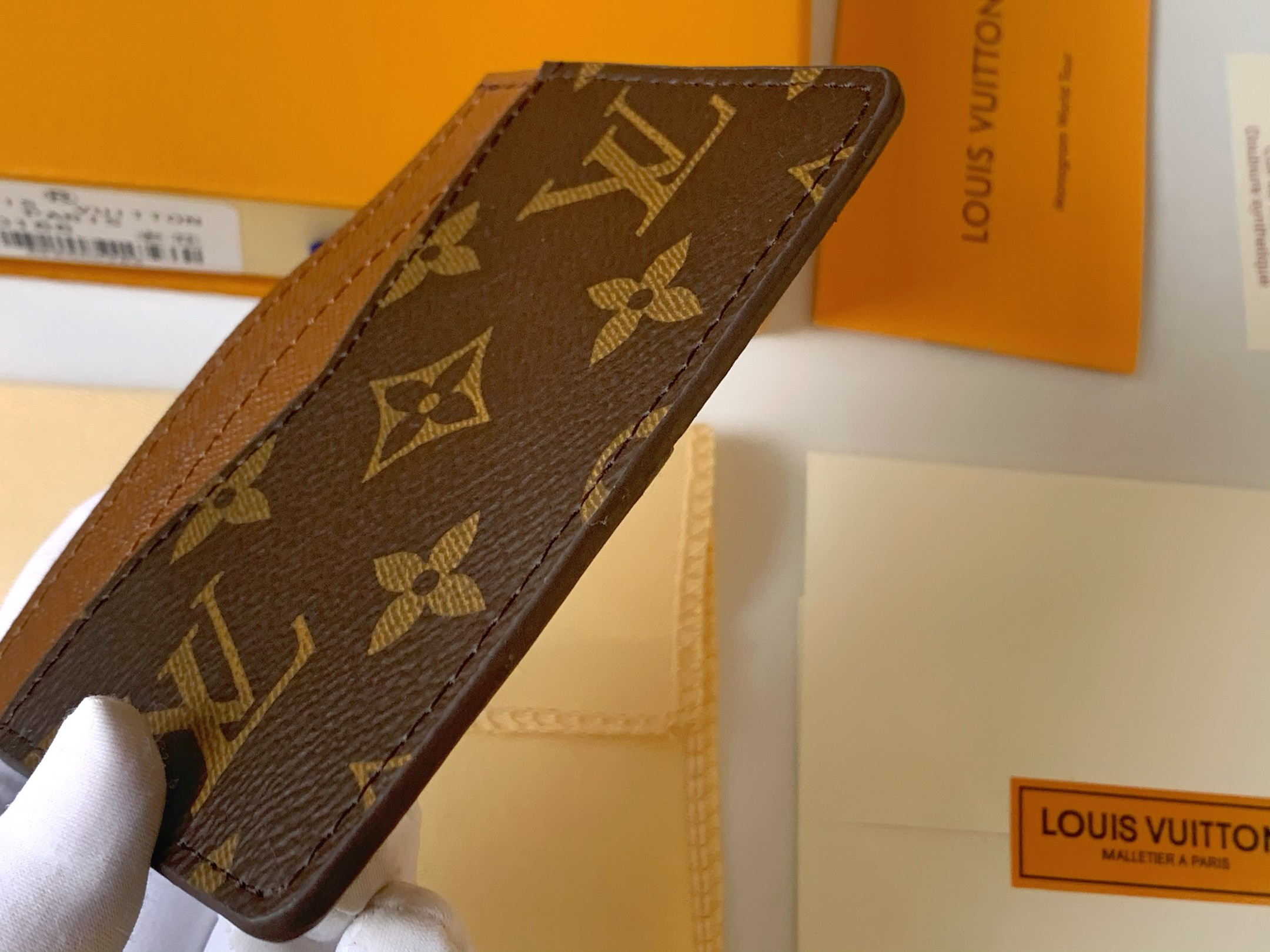 l0*is V*t0n lv card holder  8x11cm