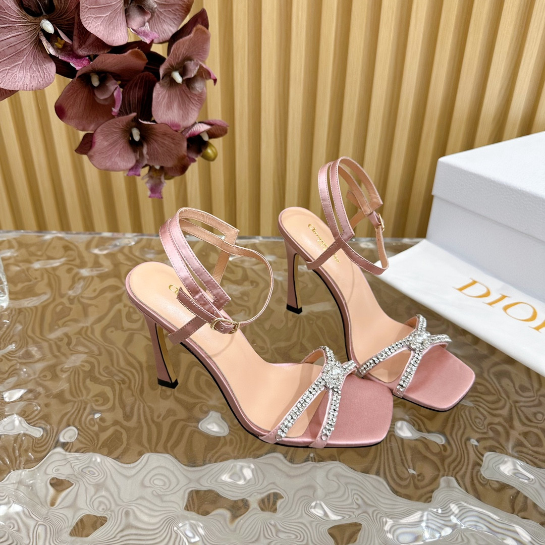 ua D*or slingback pump