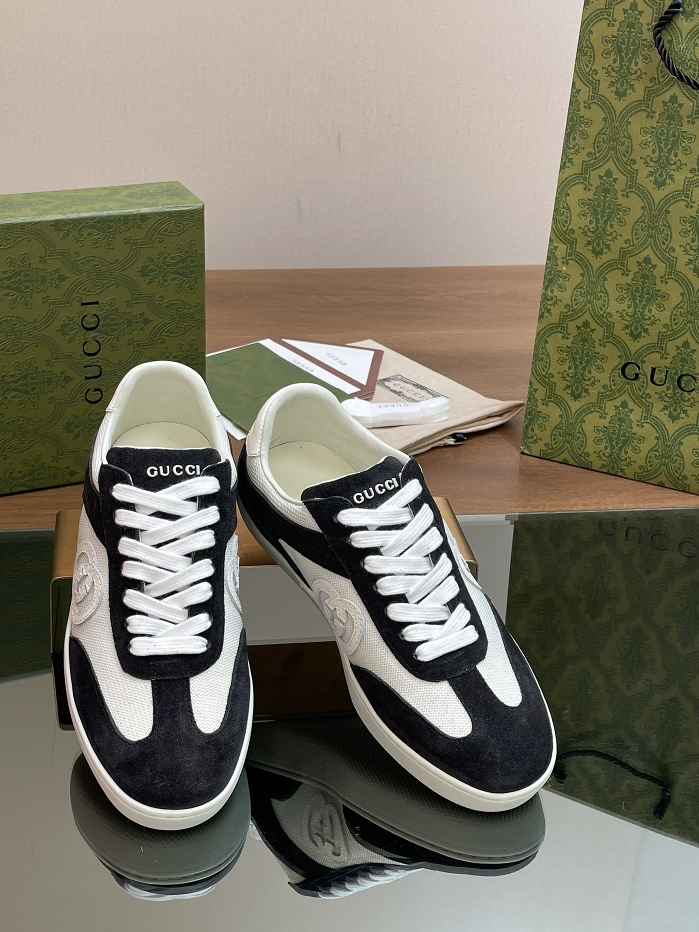 ua G*u*i interlocking g sneaker black and white