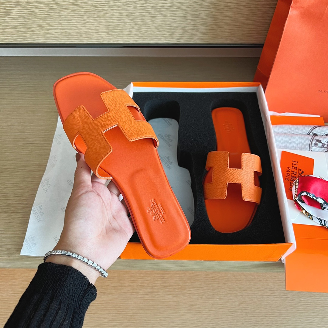 ua H**me5 oran sandal