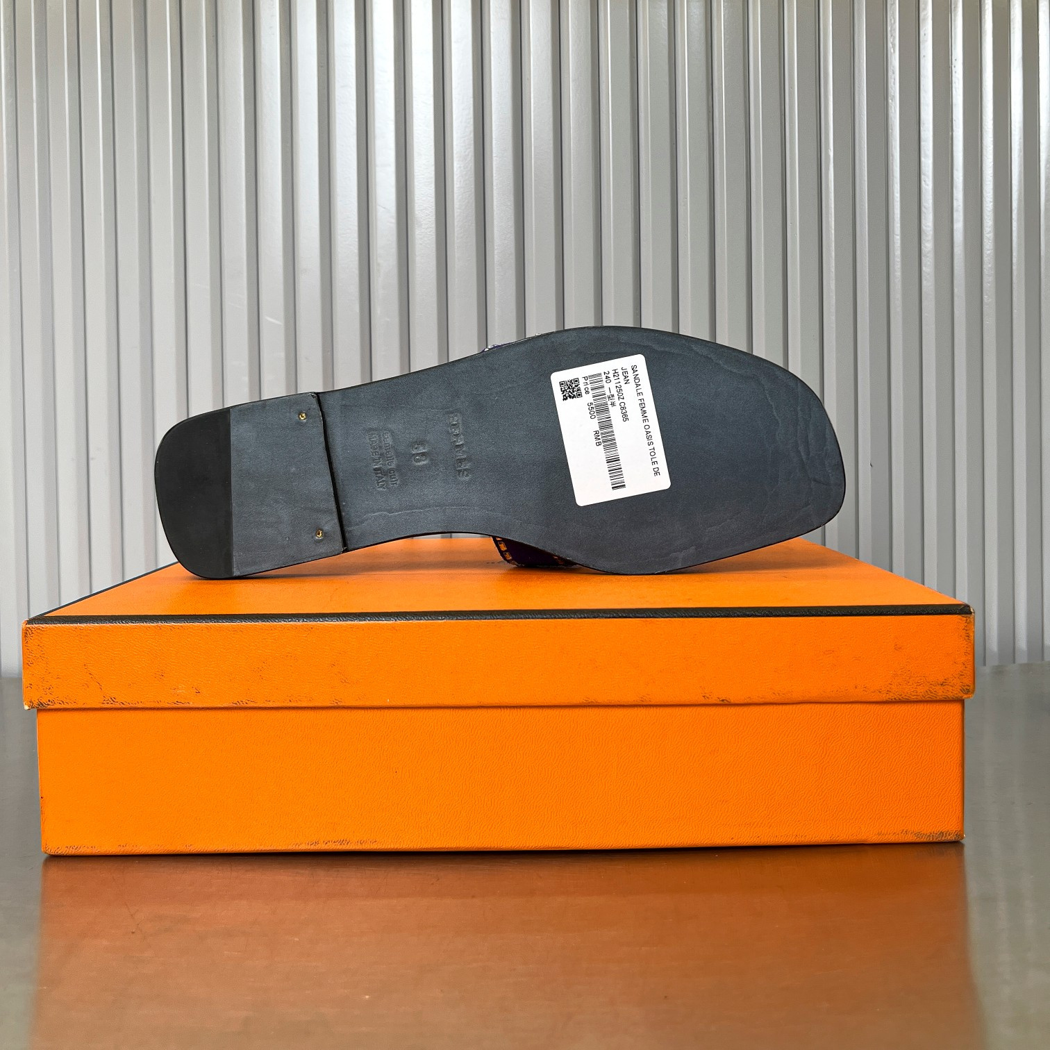 ua H**me5 oran sandal