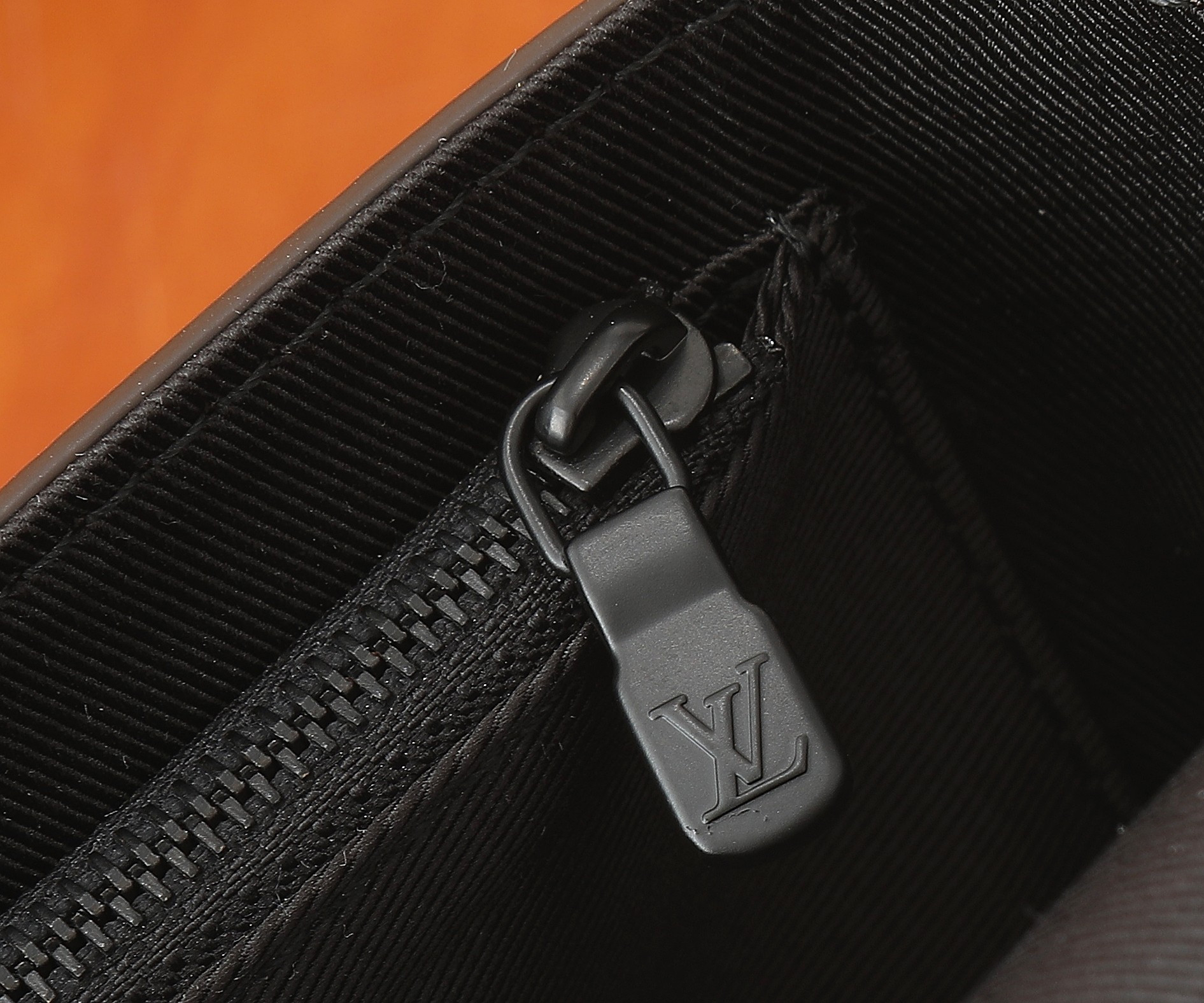 LV Steamer Wearable Wallet M83613 7.1 x 4.3 x 2.6 inches