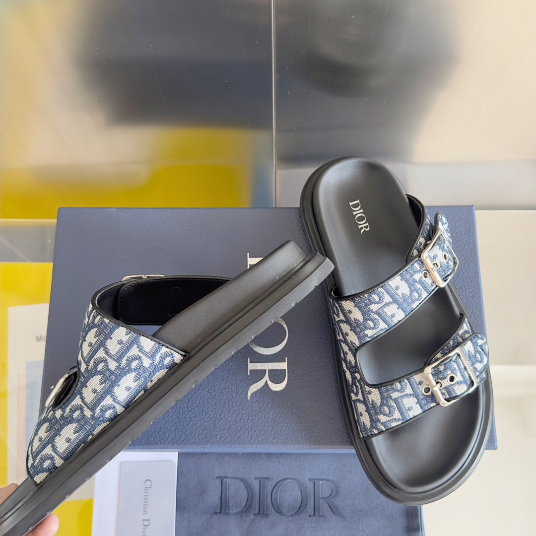 ua D*or aqua sandal