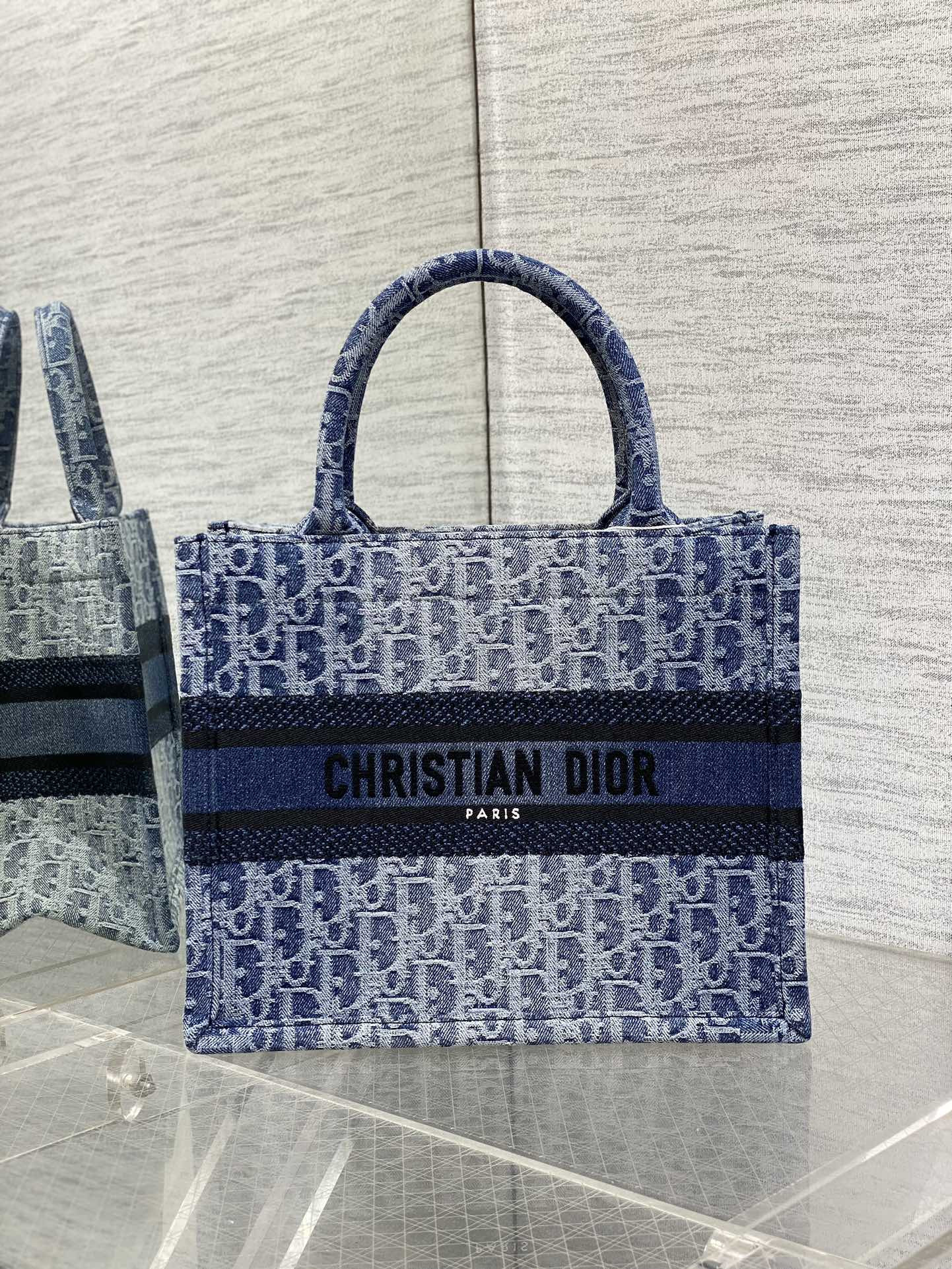 large D*or book tote blue denim D*or oblique jacquard 26x8x22cm