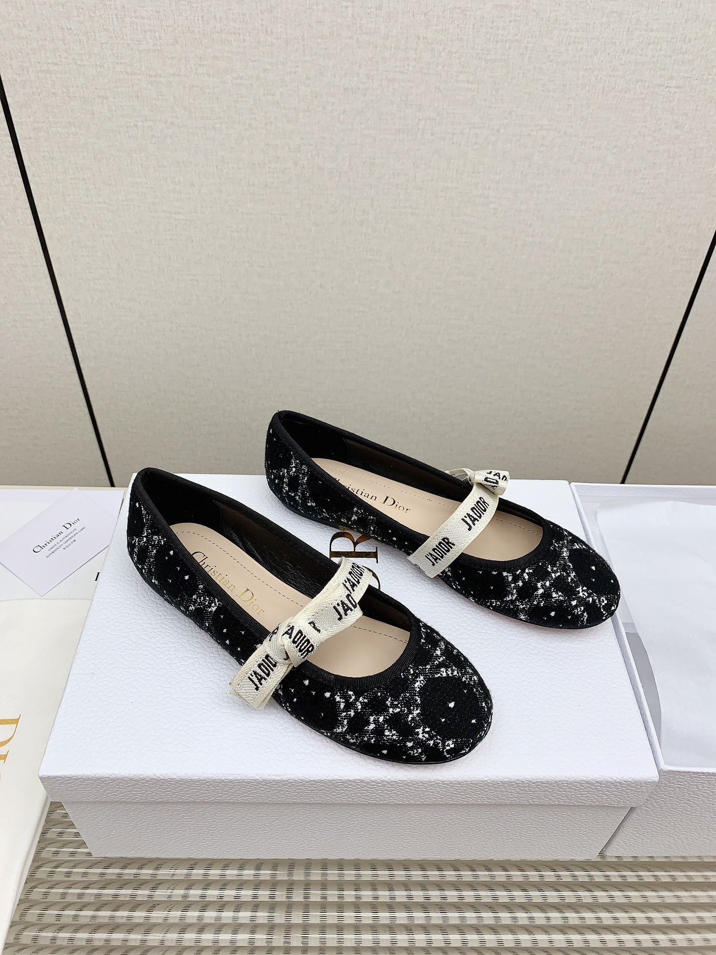ua D*or ballet flat