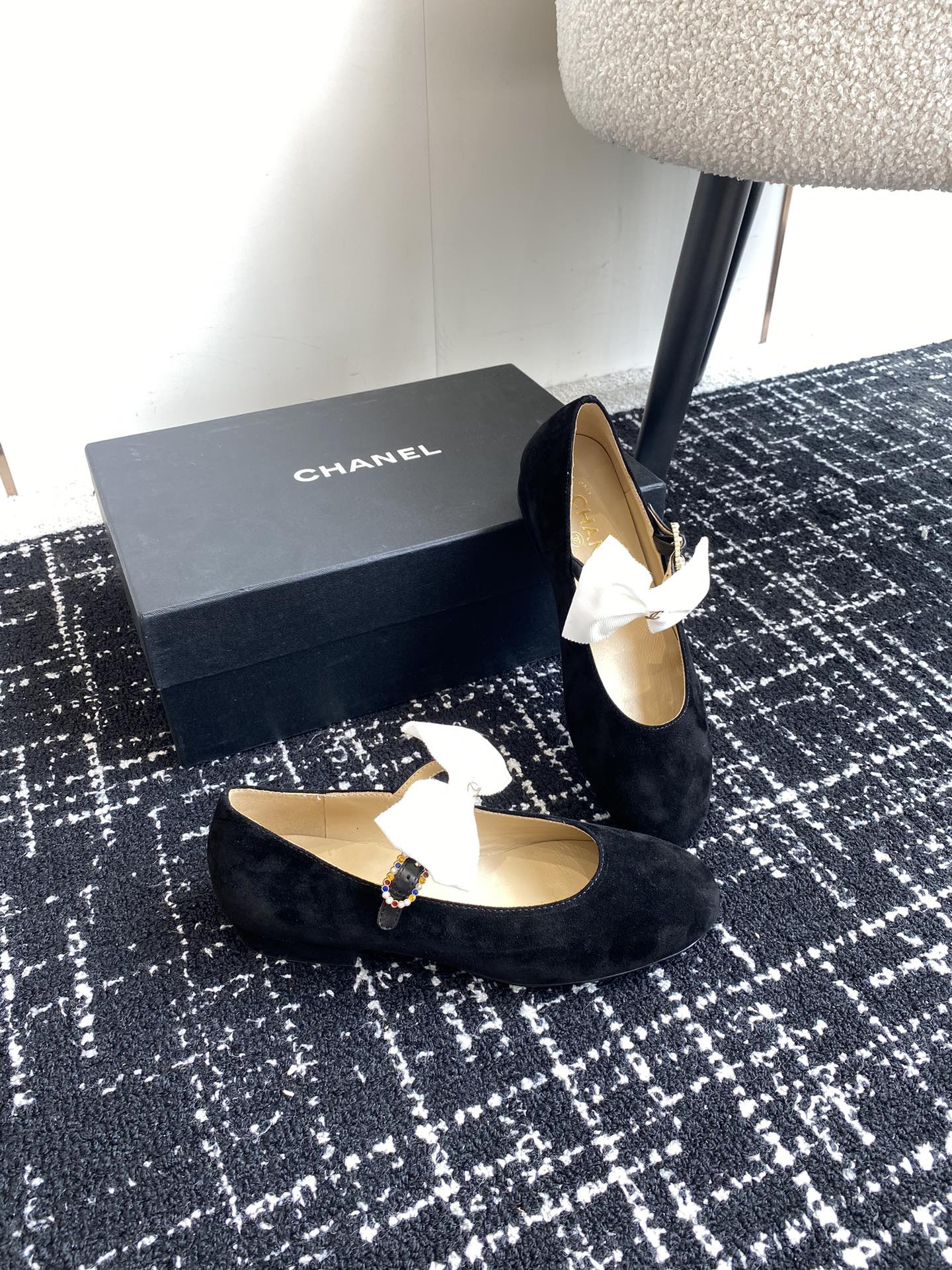 ua Ch*el mary janes flat