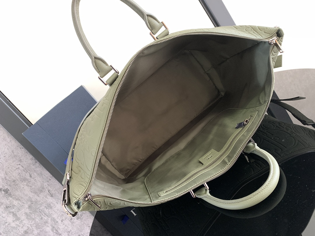 D*or weekender 40 khaki D*or gravity leather and khaki grained calfskin 57.5 x 34.5 x 22 cm
