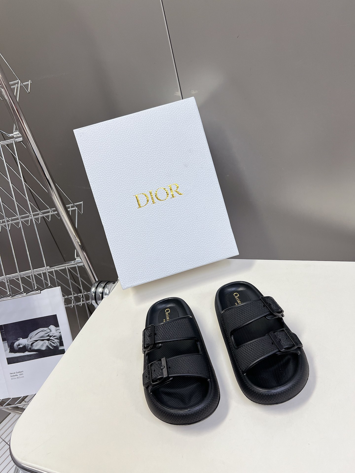ua D*or slide