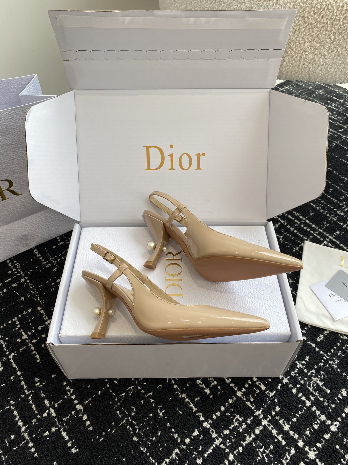 ua D*or tribales slingback pump