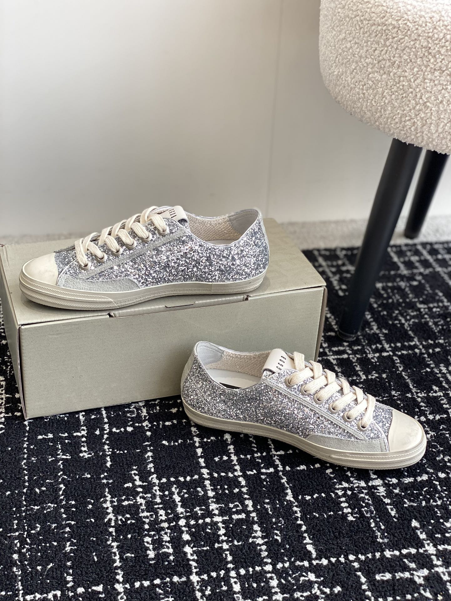 UA Golden Goose V-STAR Sneaker