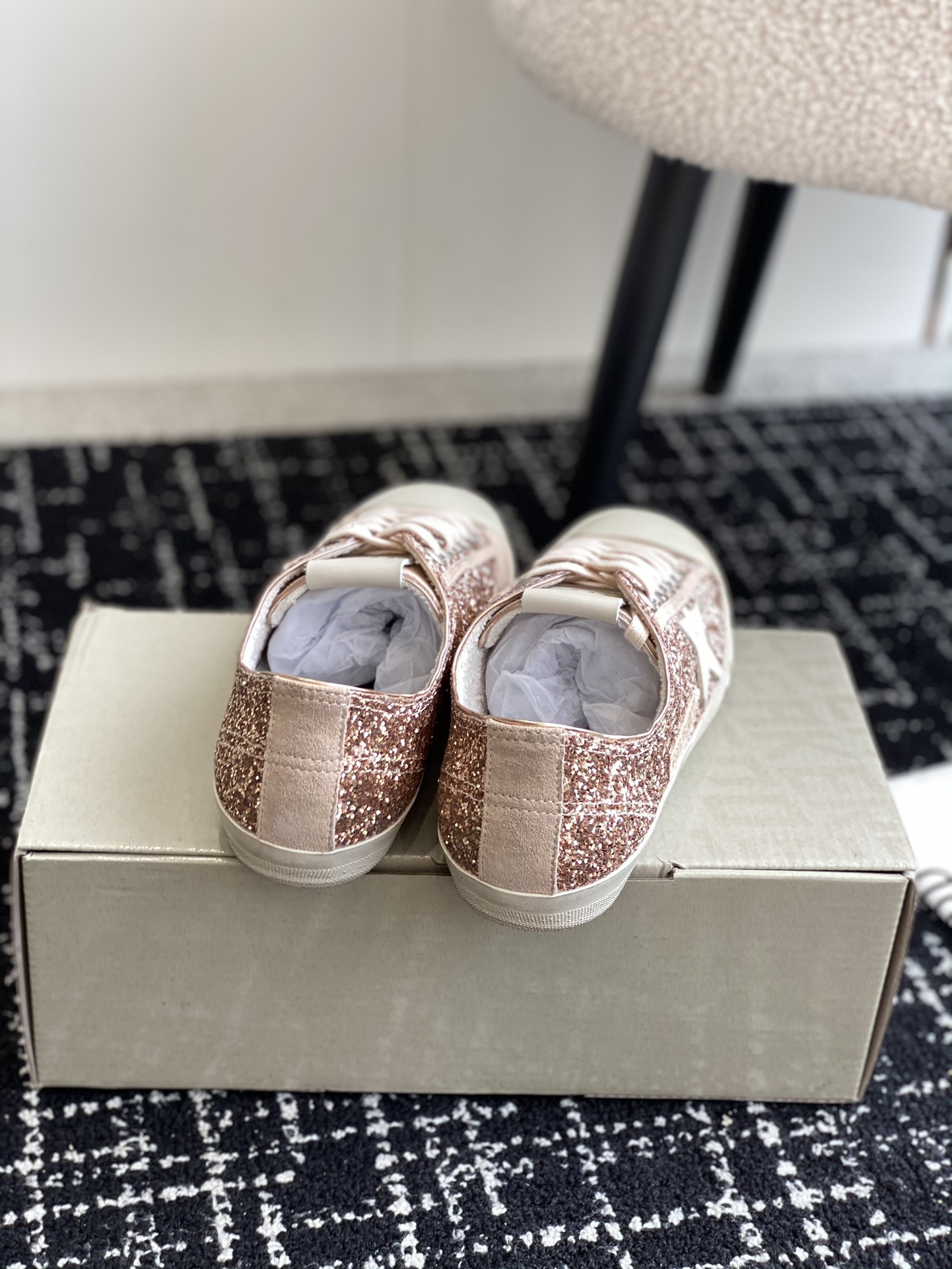 UA Golden Goose V-STAR Sneaker