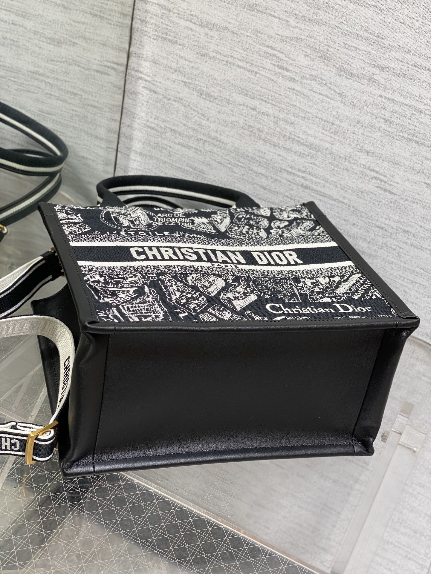 D*or small D*or book tote white and black plan de paris embroidery and black calfskin 26.5 x 21 x 14 cm