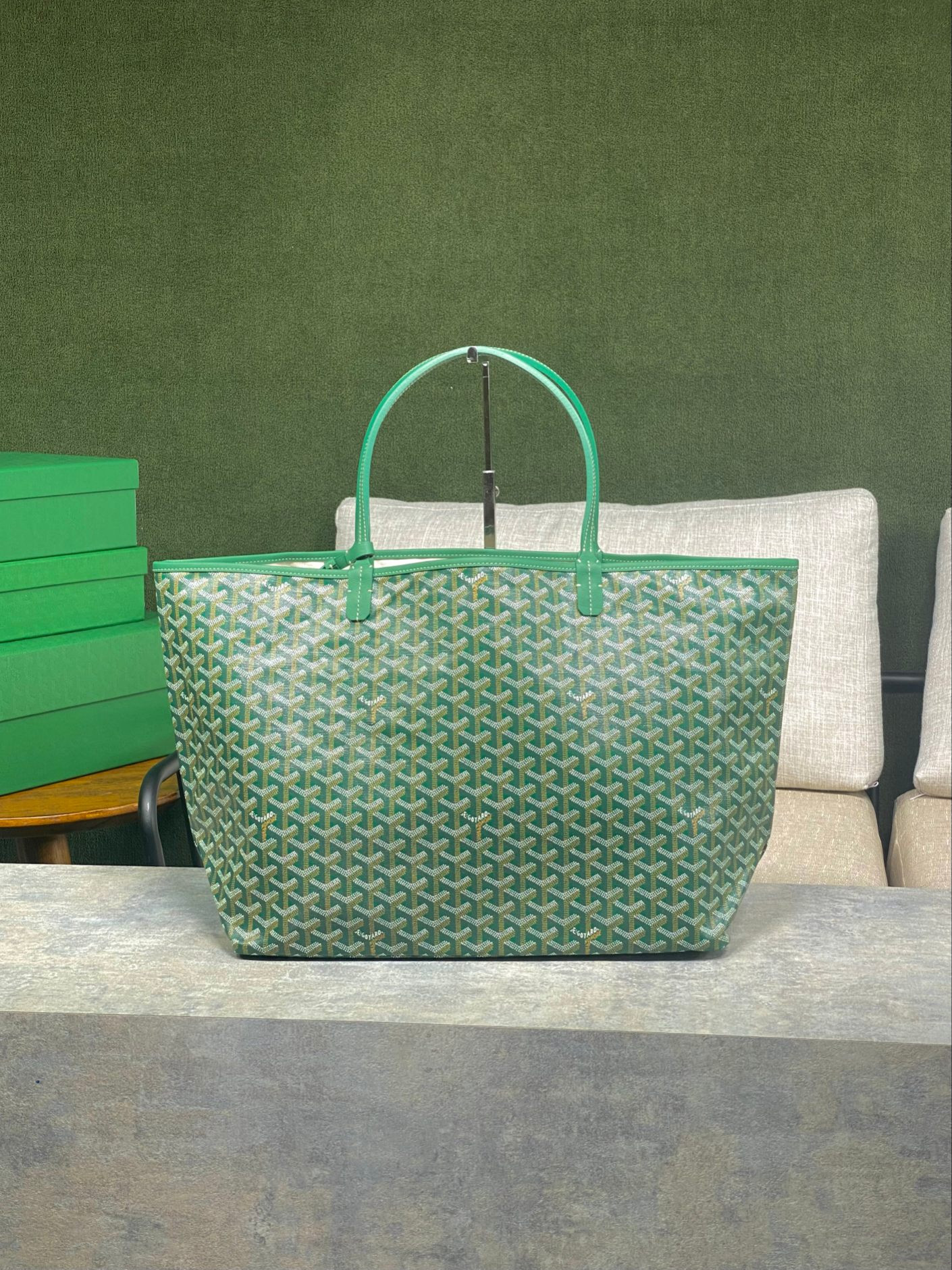 Go*ard  saint l0*is gm bag 34 cm x 20 cm x 40 cm