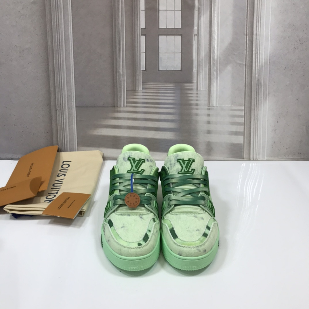 UA LV Trainer Sneaker