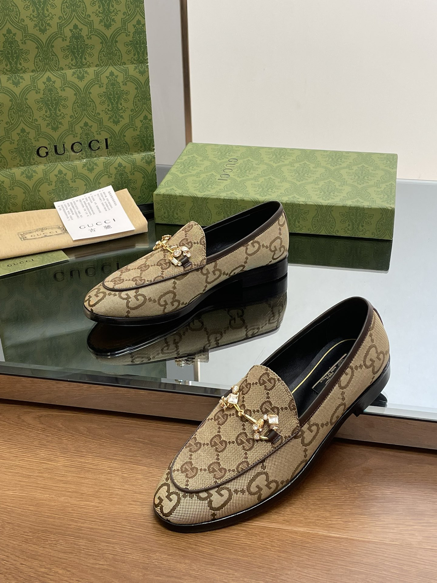 ua G*u*i horsebit loafer