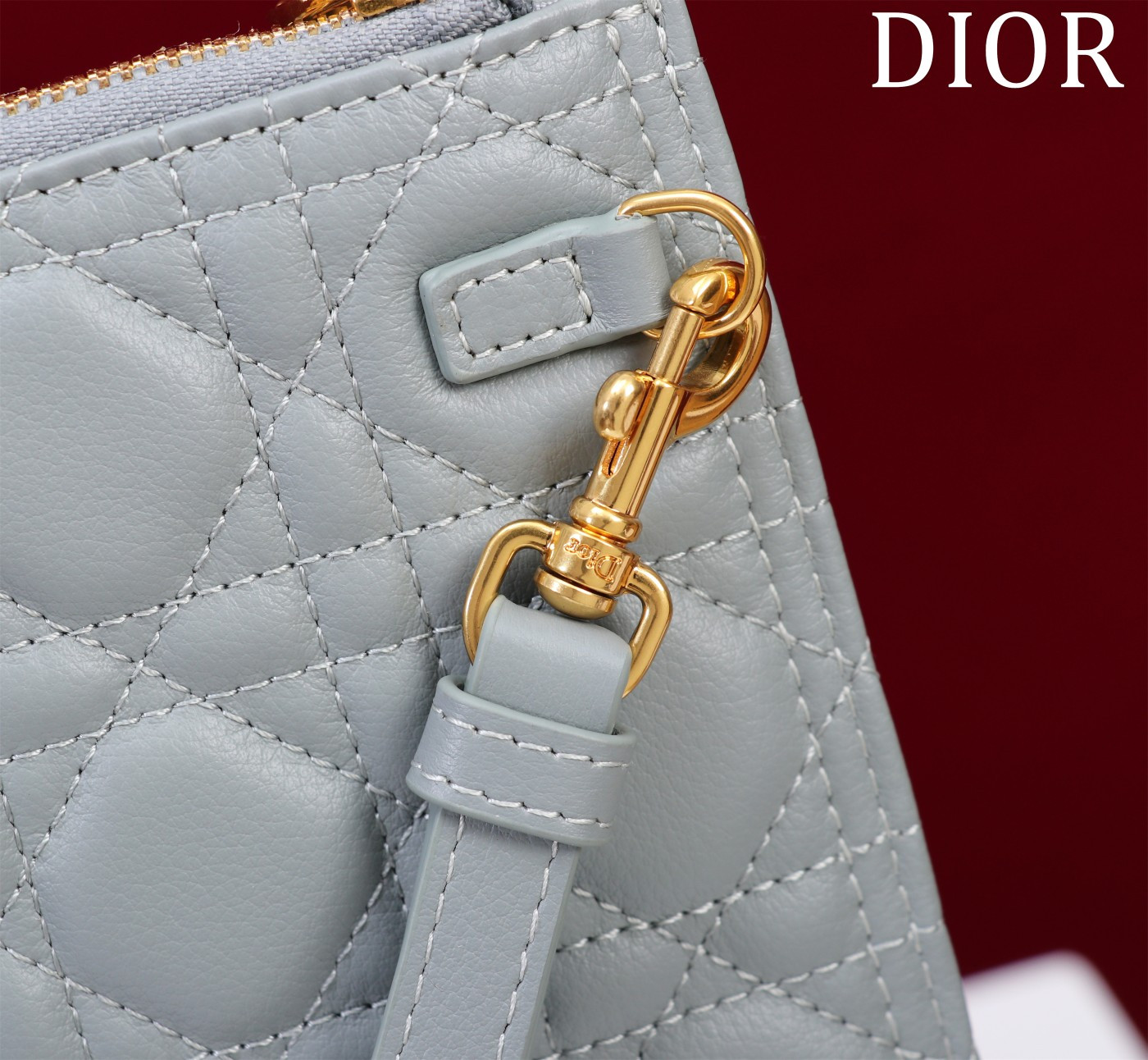 large D*or caro daily pouch 30 x 21.5 cm