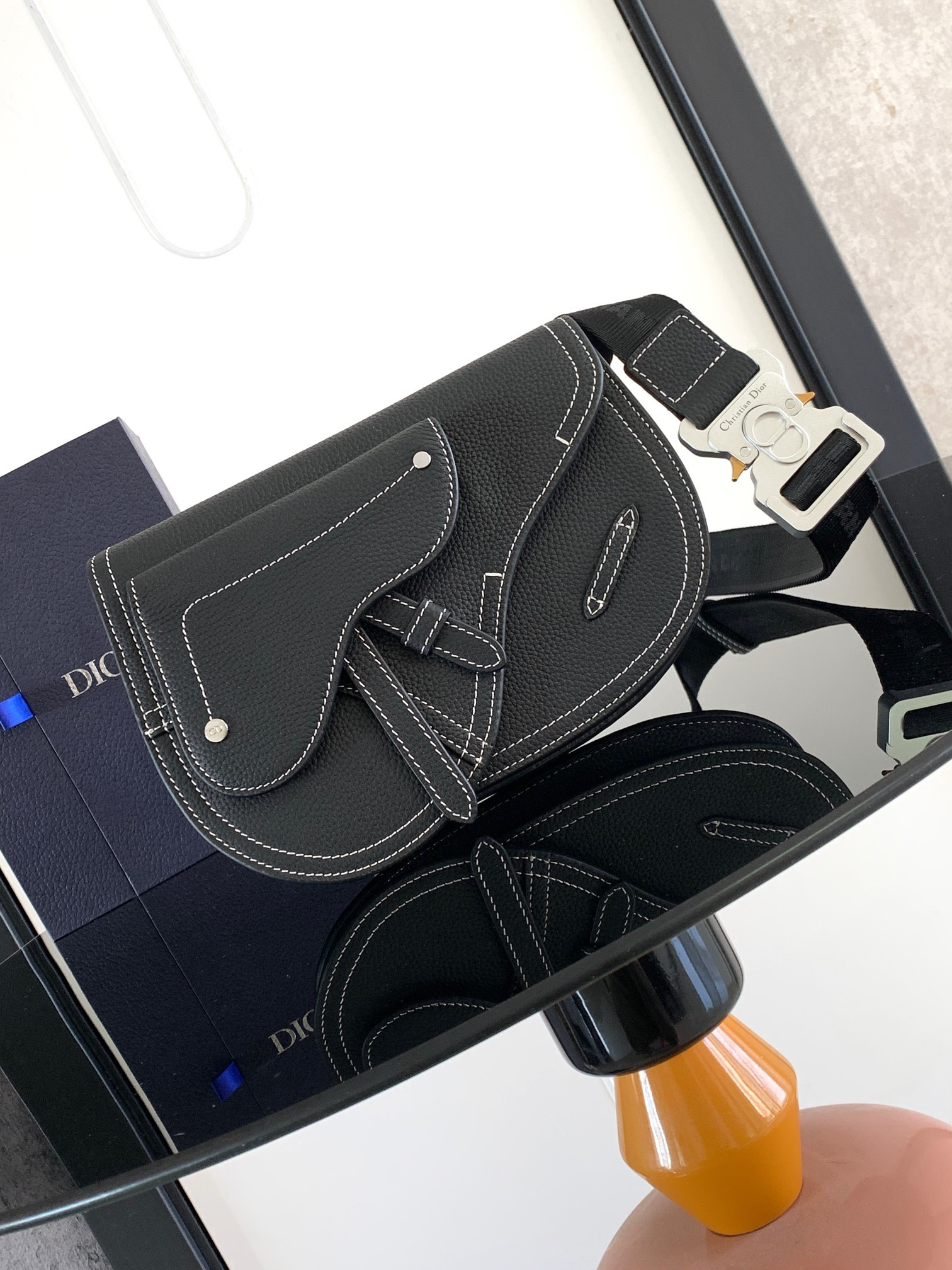 D*or saddle messenger bag 24 x 16.5 x 5.5 cm