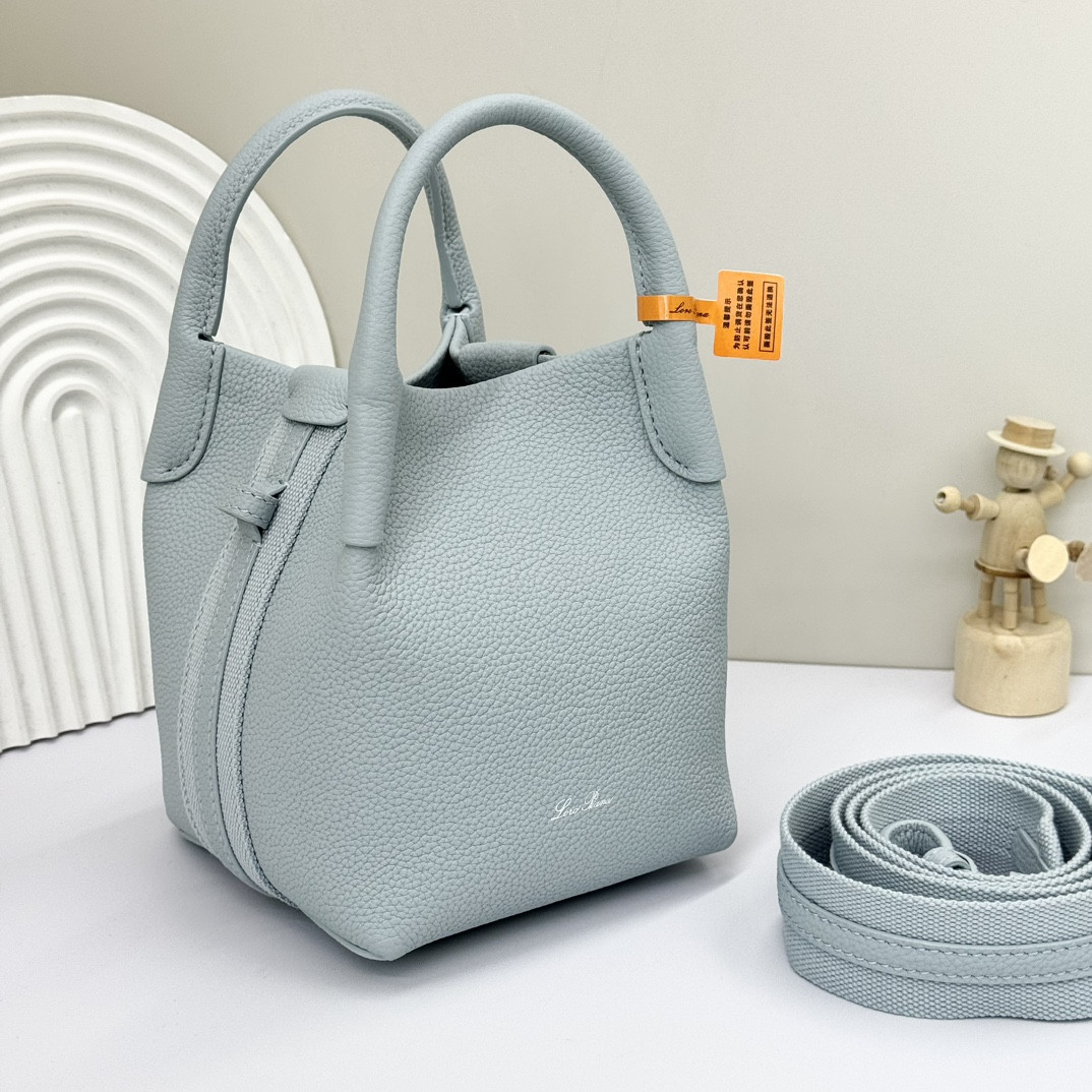 L**o p*ana micro bale bag grained calfskin 23 x 16 x 14 cm