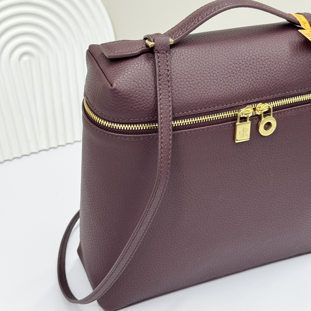 L**o p*ana extra pocket backpack l23.5 grained calfskin 23 x 21 x 8 cm