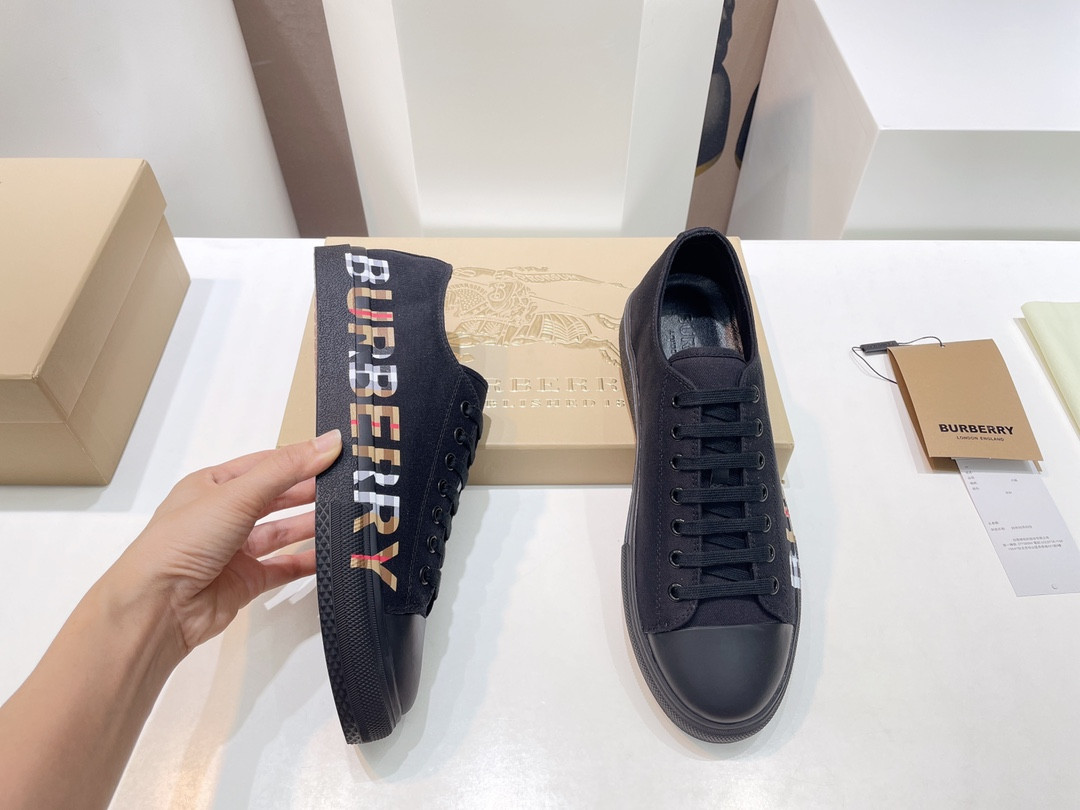 ua B**rry sneakers