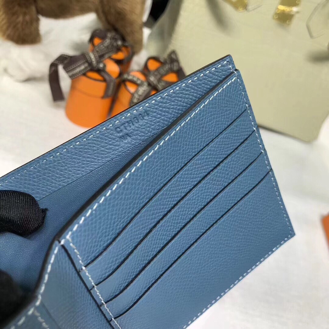 H**me5 poker compact wallet
