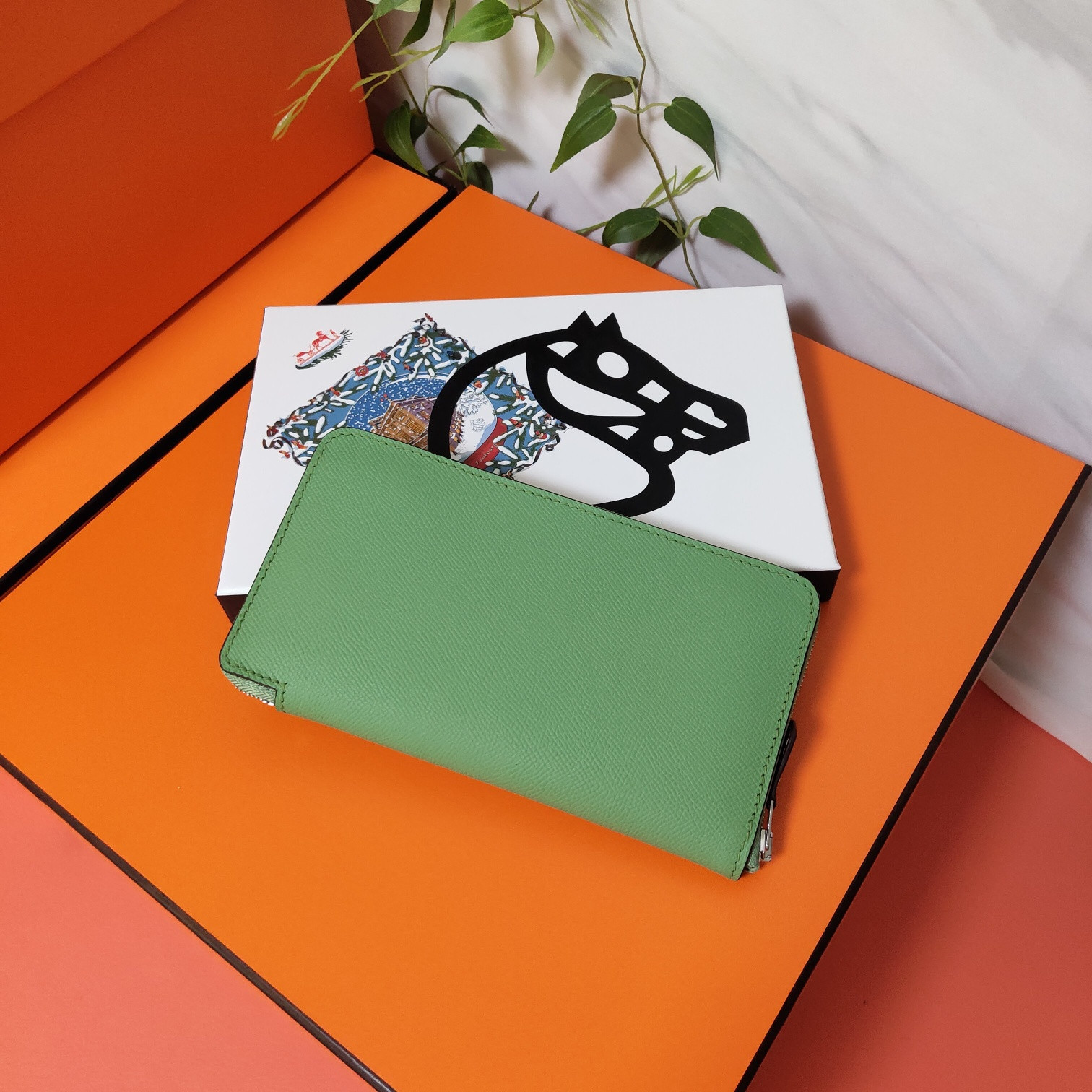 H**me5 long wallet 20x11cm