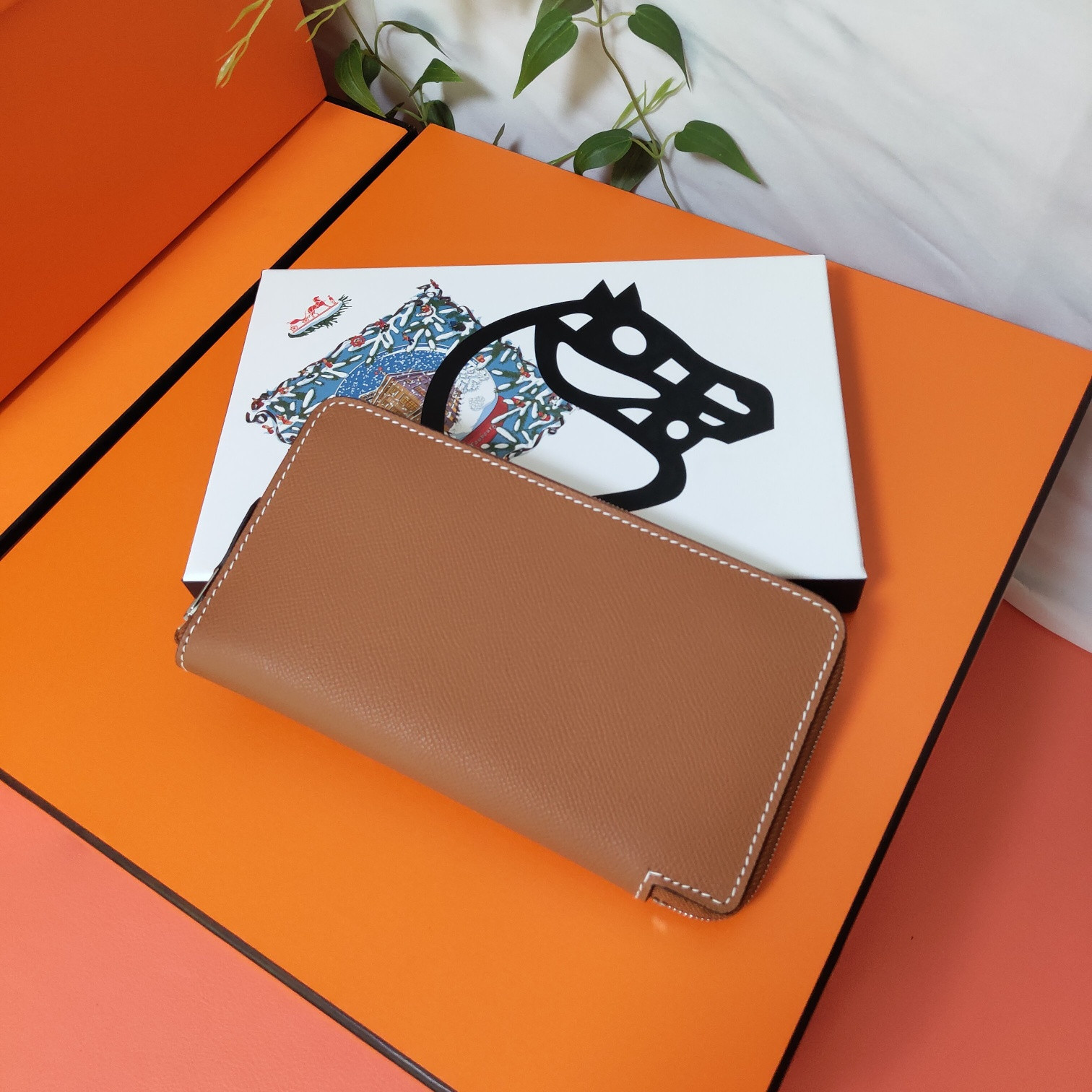 H**me5 long wallet 20x11cm