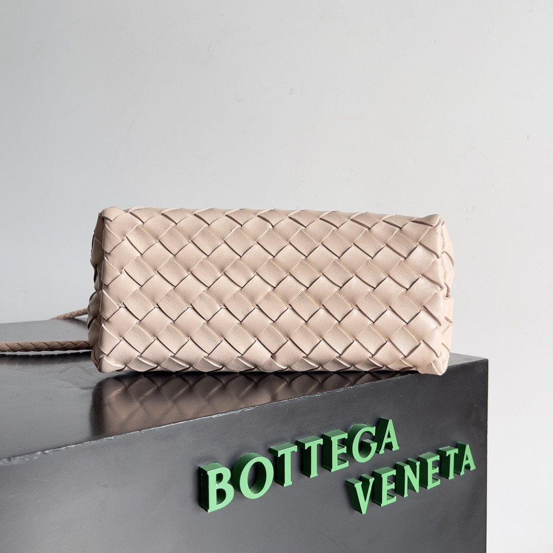 bo*te*ga Ve*ne*ta small andiamo 25x22x10.5cm