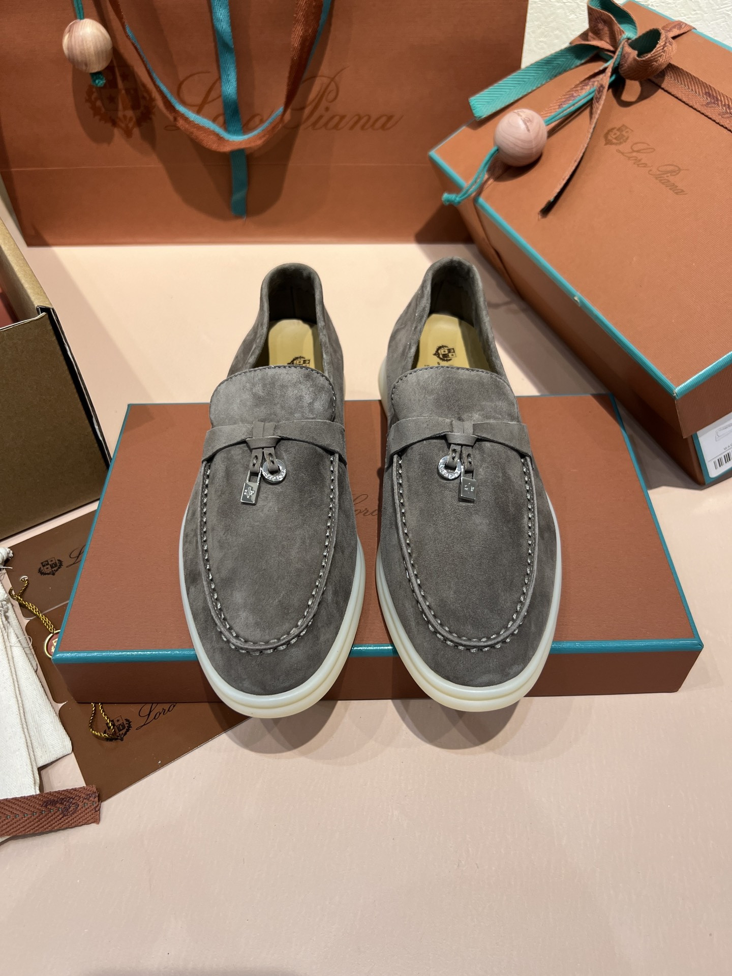 ua L**o p*ana summer charms walk loafers