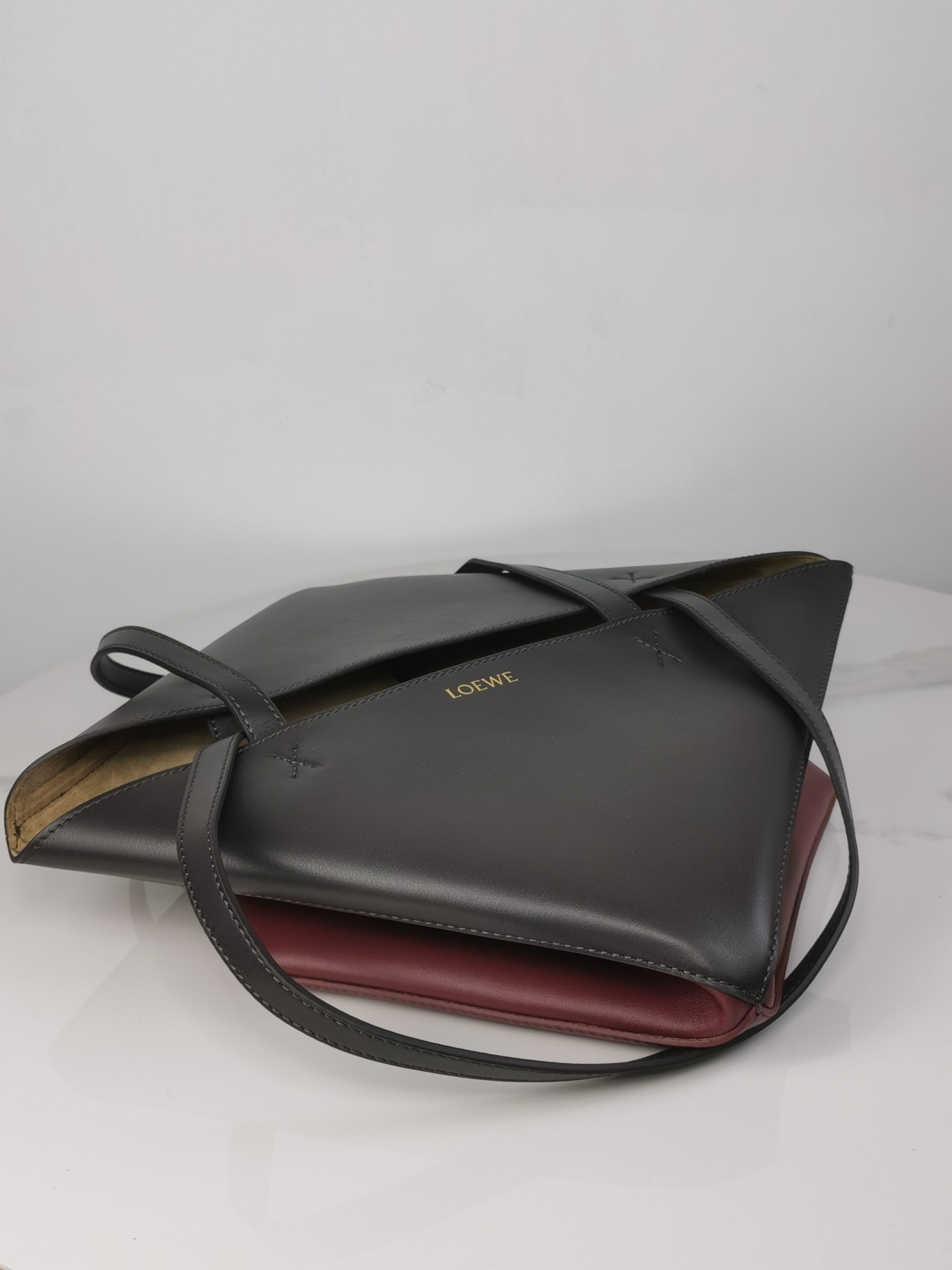 L0ew* medium puzzle fold tote in shiny calfskin 25.5x14.5x31.5cm