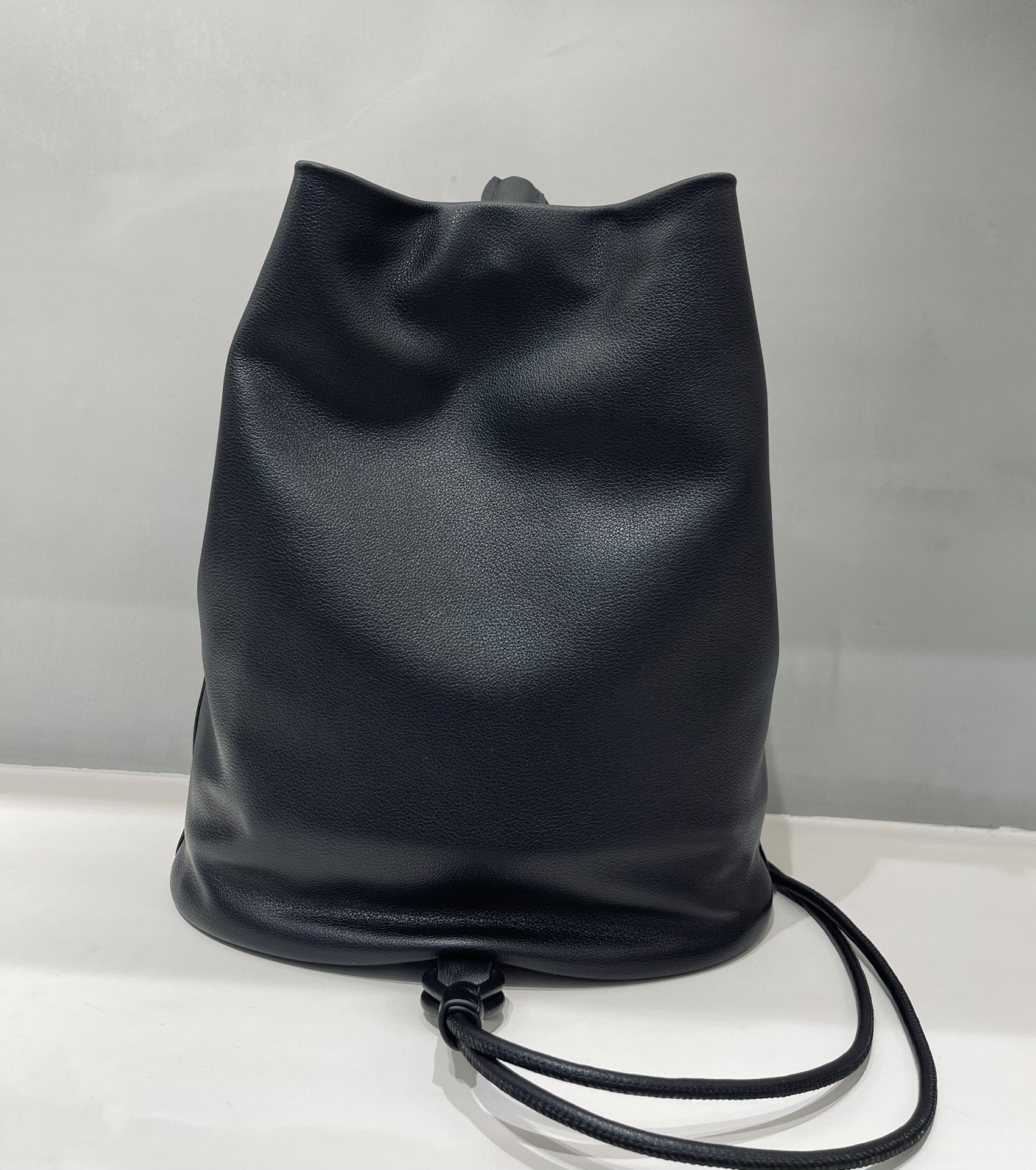 T*e R0w park tote bag in leather 25x31x16cm