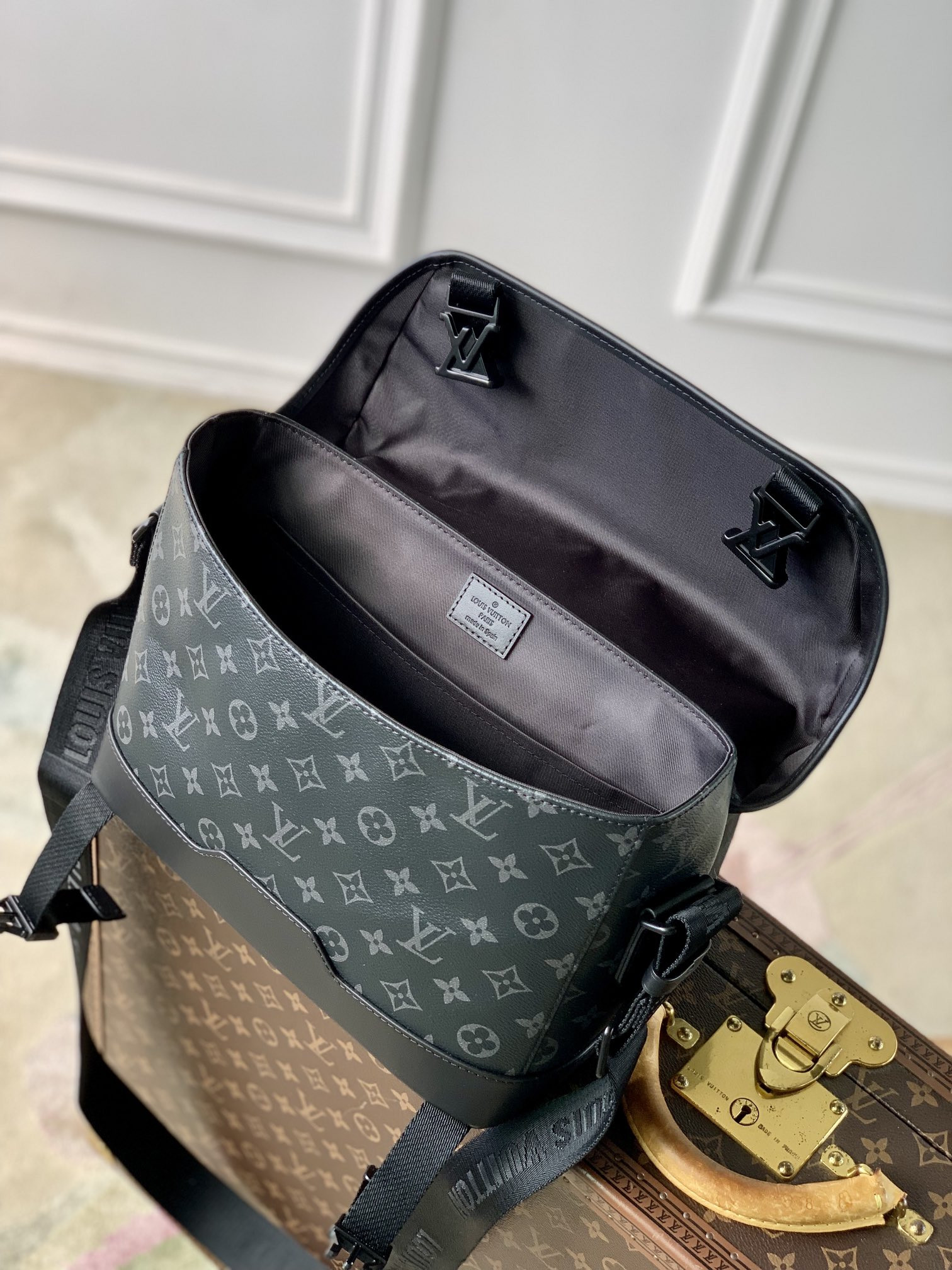 LV Messenger Voyager PM M12517  22.5 x 11 x 33 cm