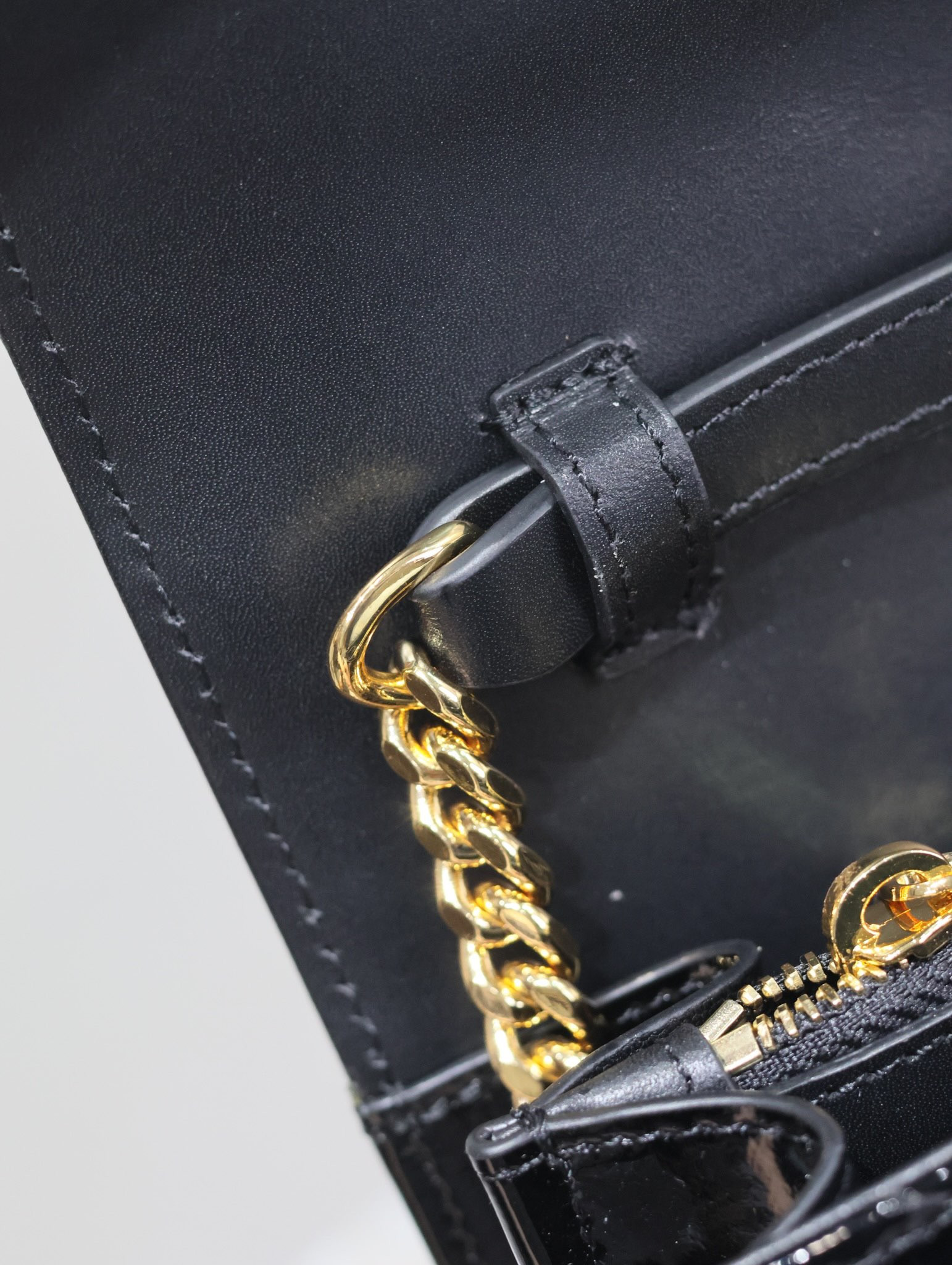 Y*L cassandra monogram classic chain wallet in patent leather 22.5 x 14 x 4cm