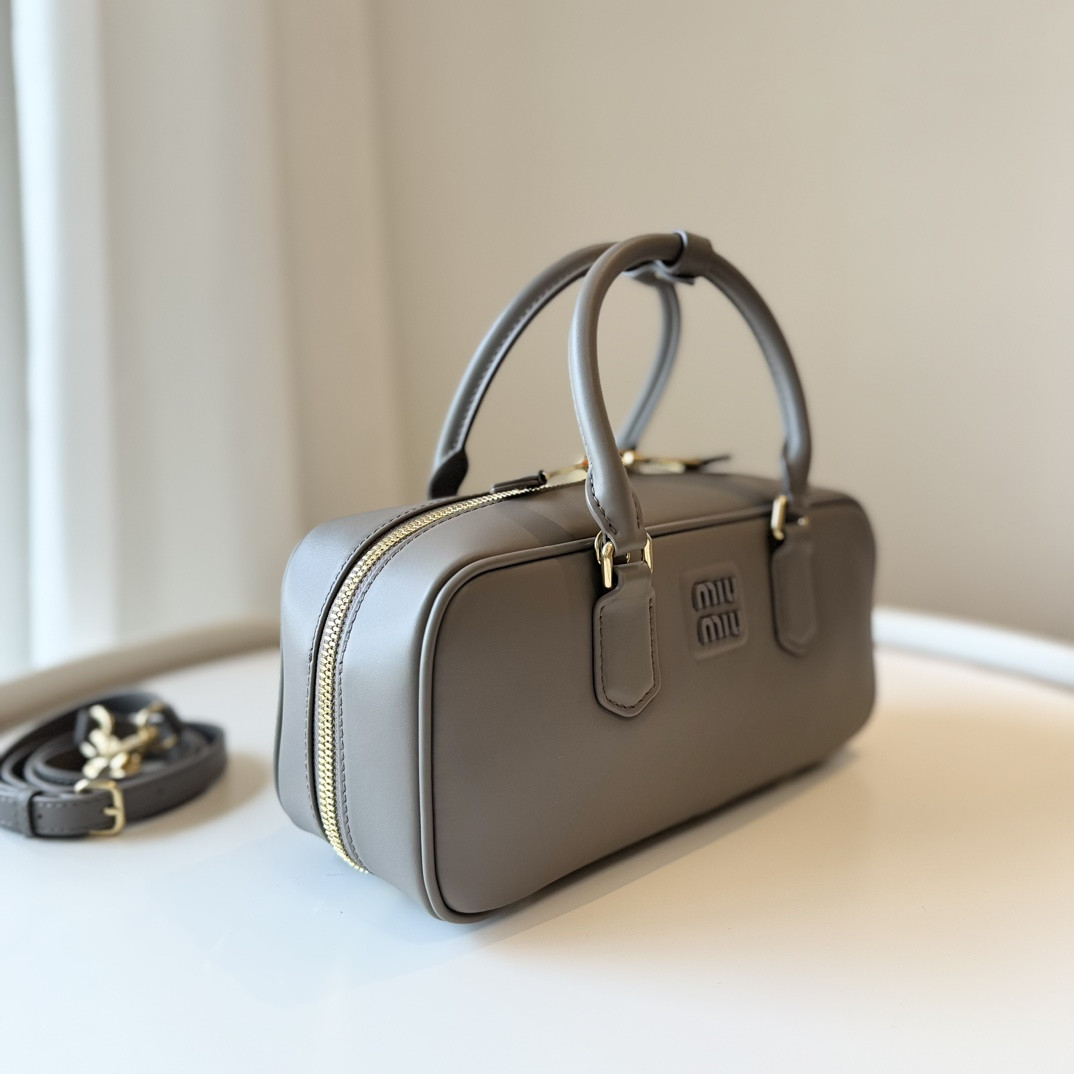 Miu Miu Arcadie leather bag 12x27x9cm