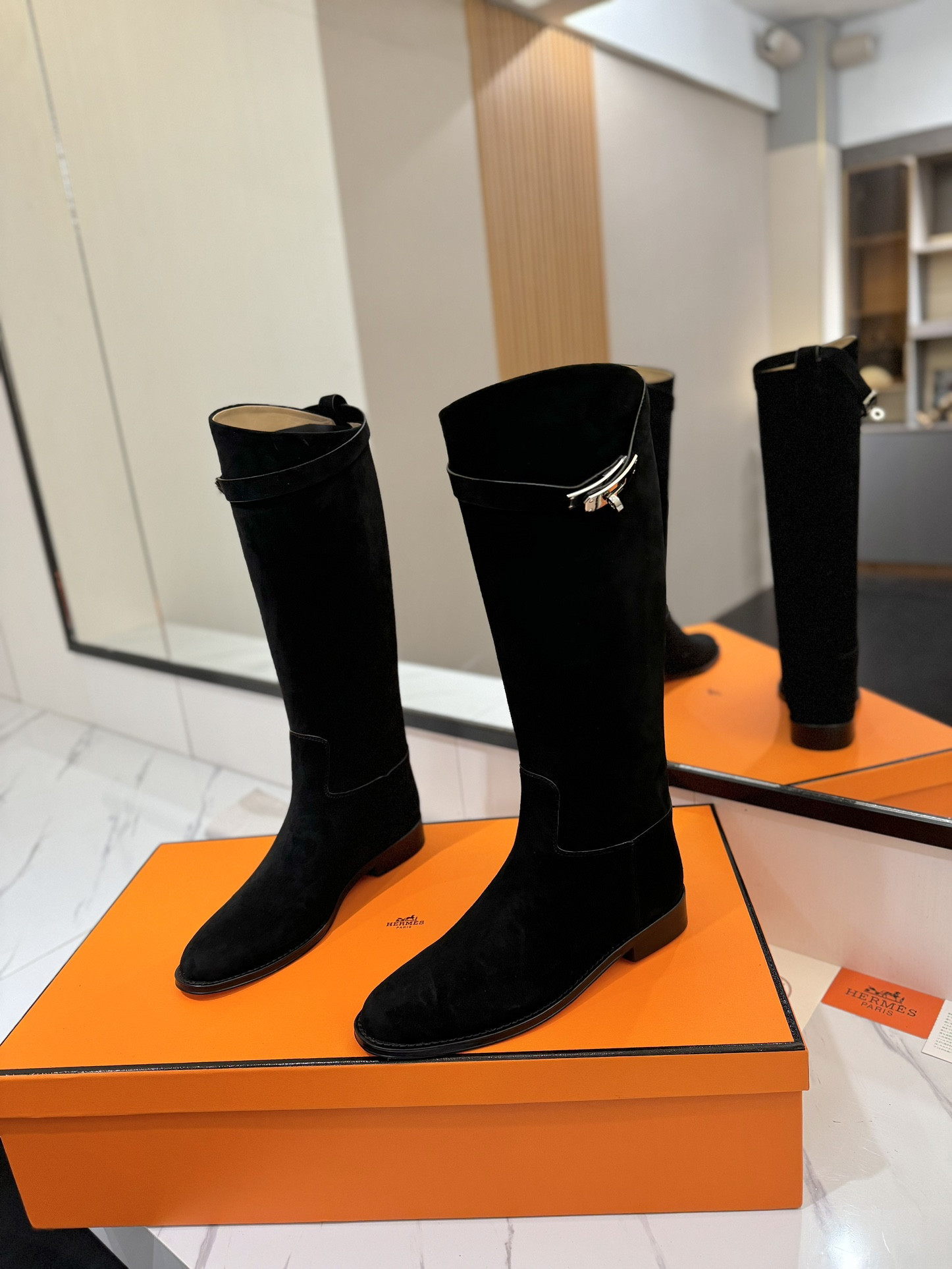 ua H**me5 jumping boots