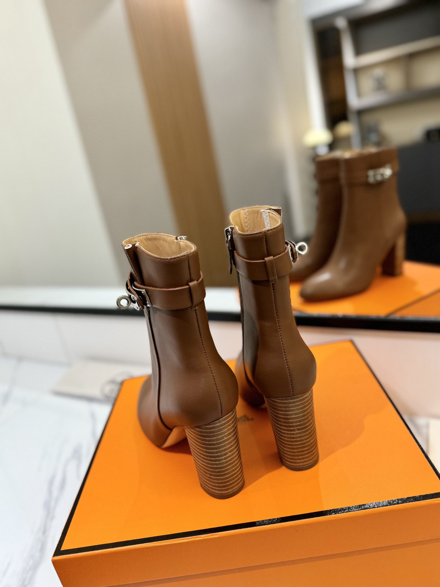 ua H**me5 kelly jumping boots