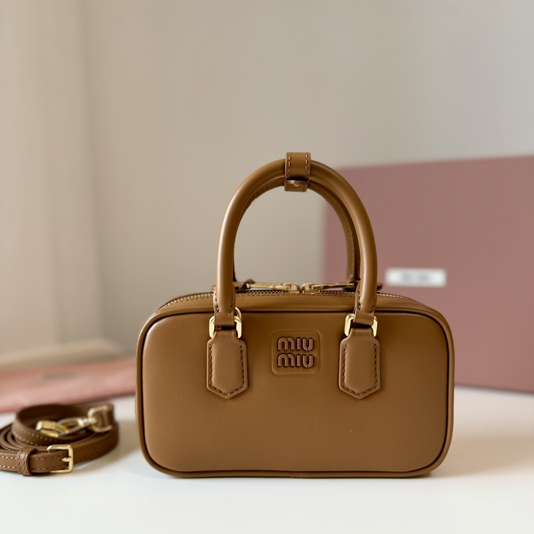 Miu Miu Arcadie leather mini-bag 19X10X5cm