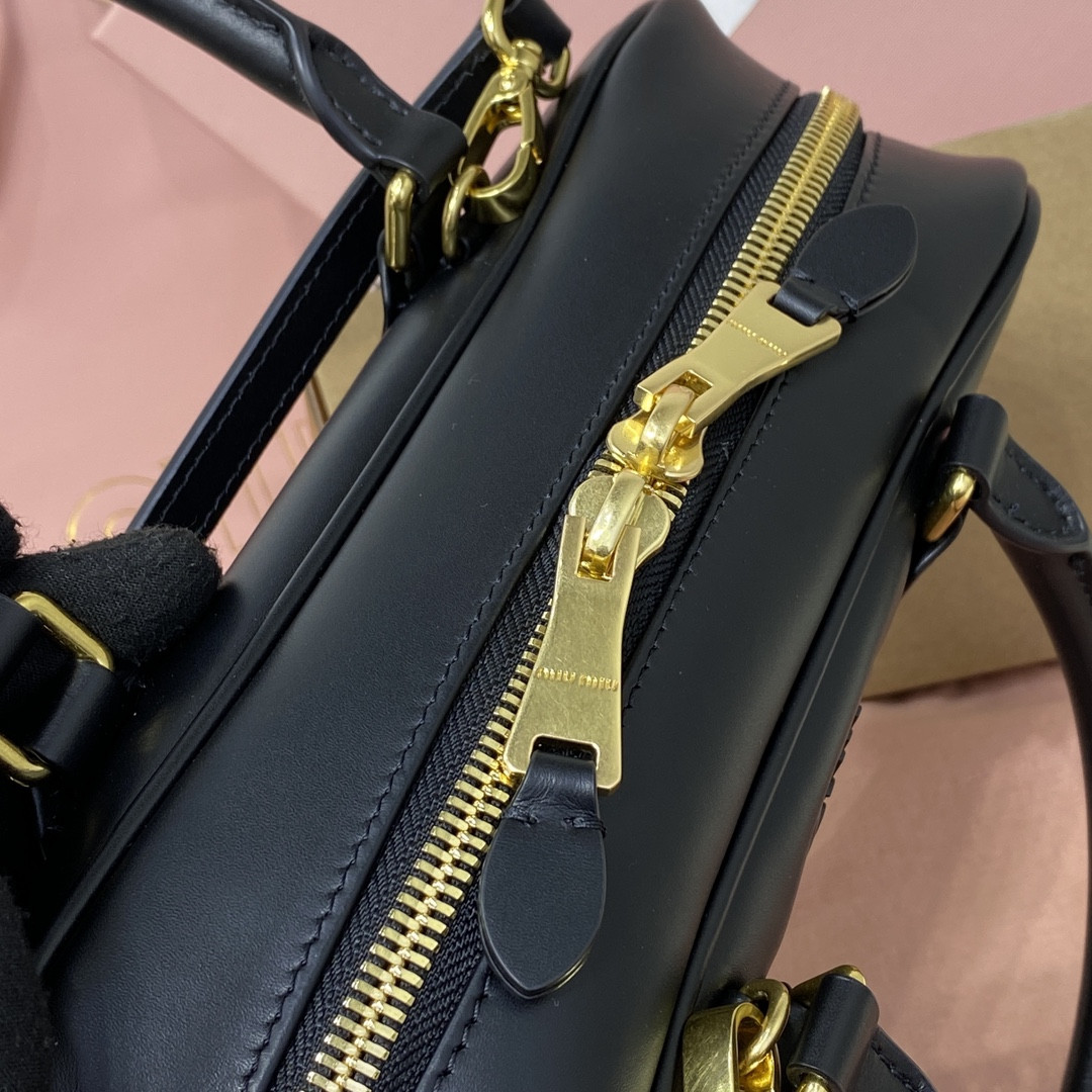 Miu Miu Arcadie leather bag 12x27x9cm