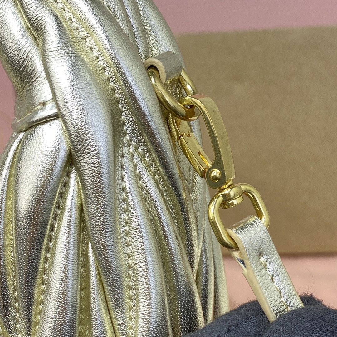 Miu Miu Wander matelassé nappa leather hobo bag 17x20x6cm