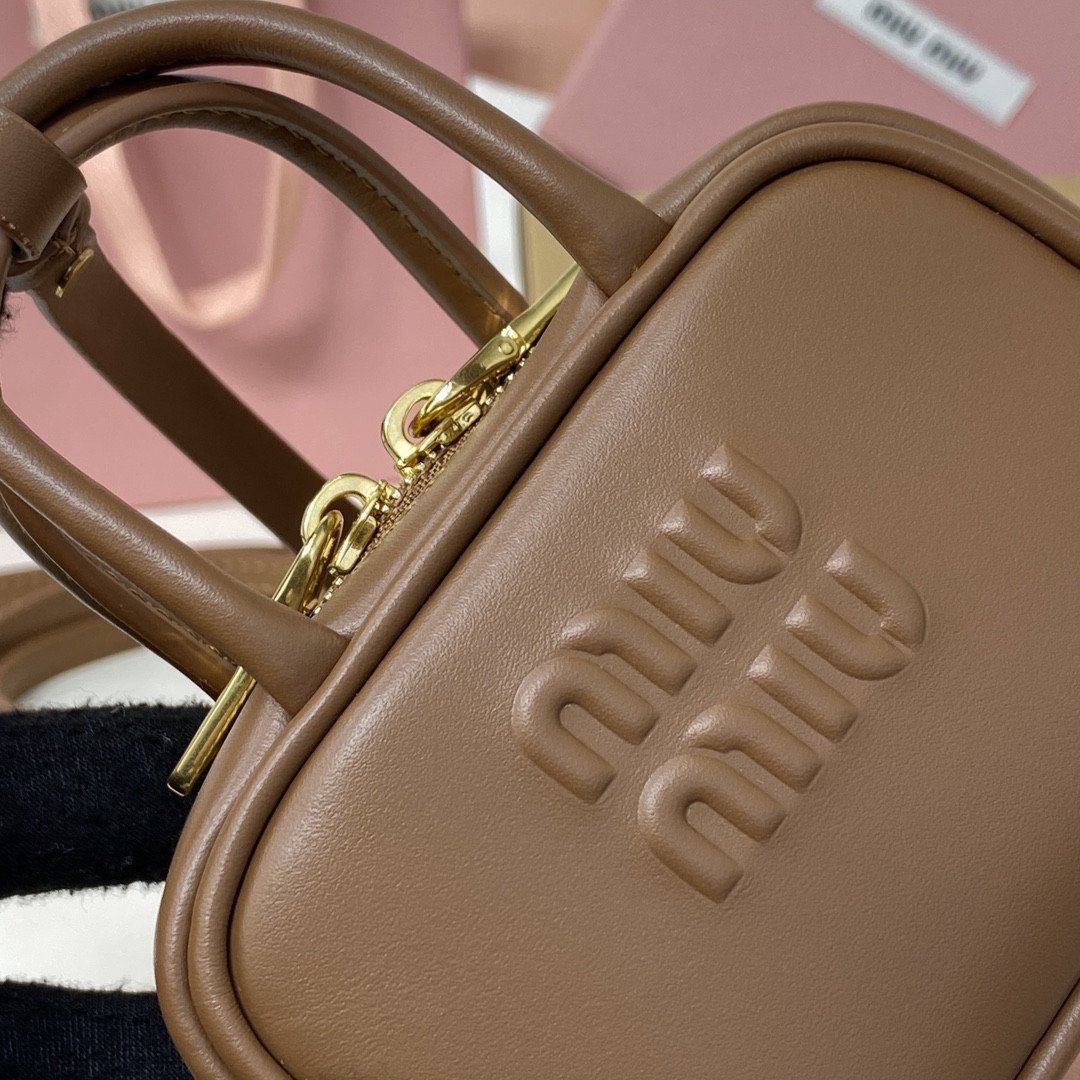 Miu Miu Leather micro bag 7x11x4cm