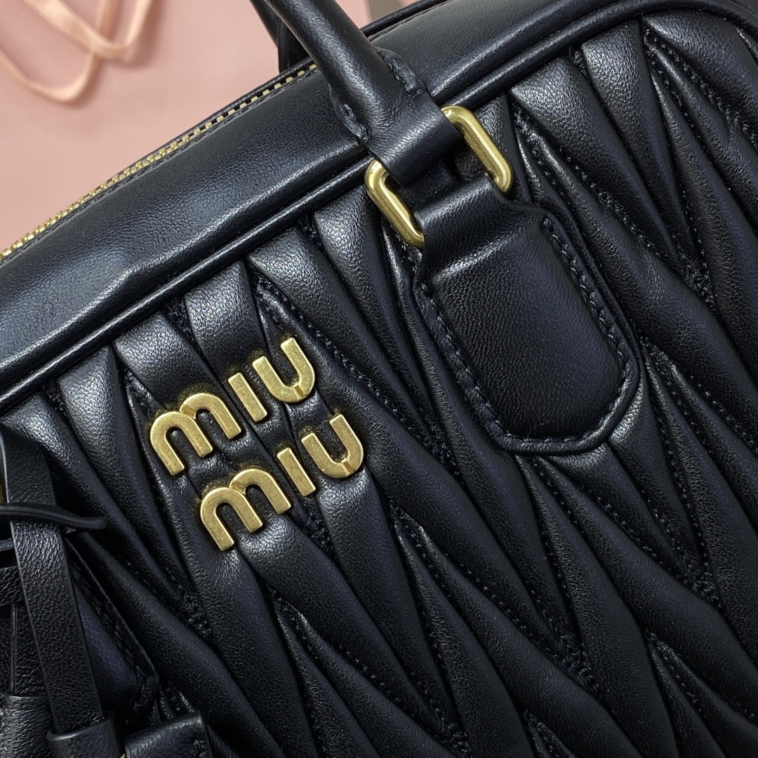 Miu Miu Arcadie matelassé nappa leather bag 24X16X7.5cm