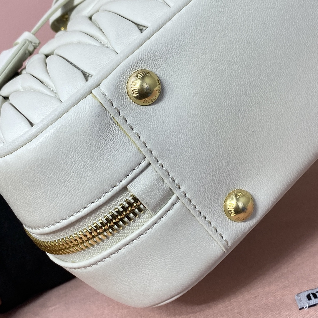 Miu Miu Arcadie matelassé nappa leather bag 12x27x9cm