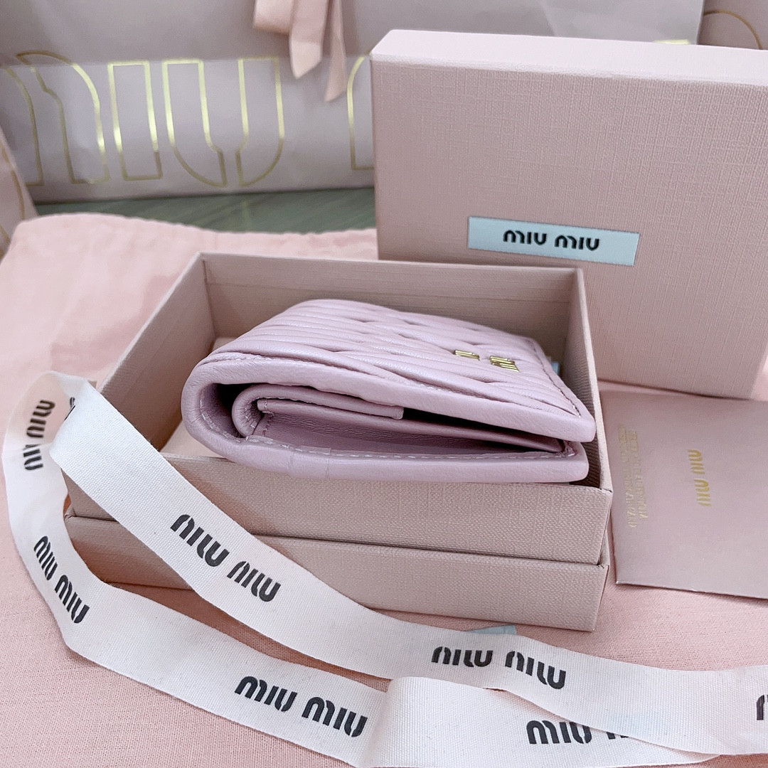 Miu Miu Small matelassé nappa leather wallet 11.2x8.5cm